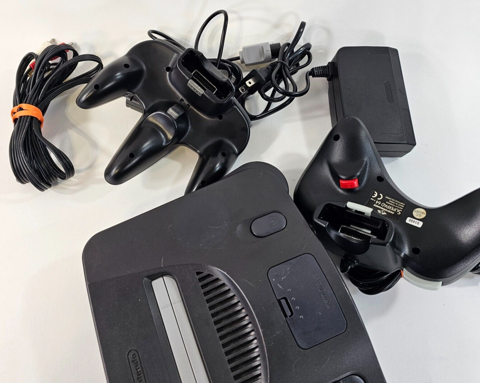 Nintendo 64 System 32MB Home Console NUS-001 - Two Controllers - Cords - TESTED