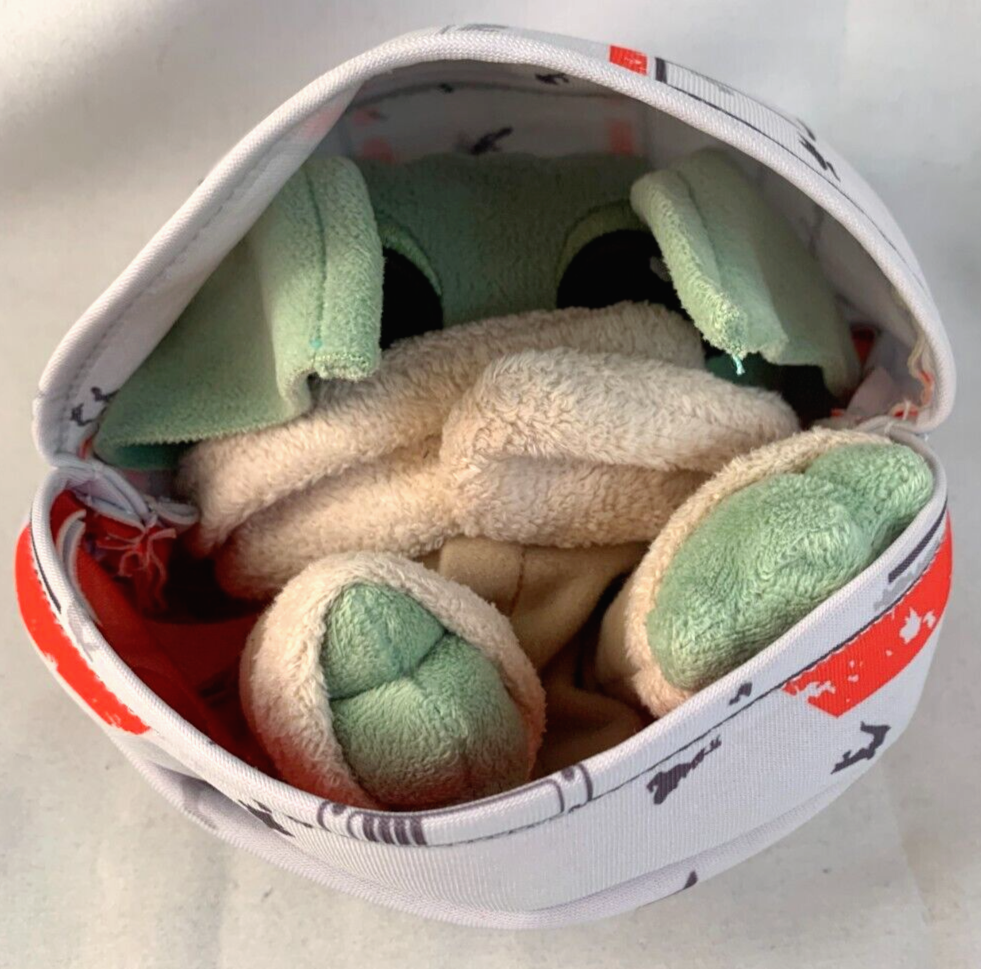 Star Wars Mandalorian The Child 2021 Bounty Collection Hideaway Puppet Plush Toy