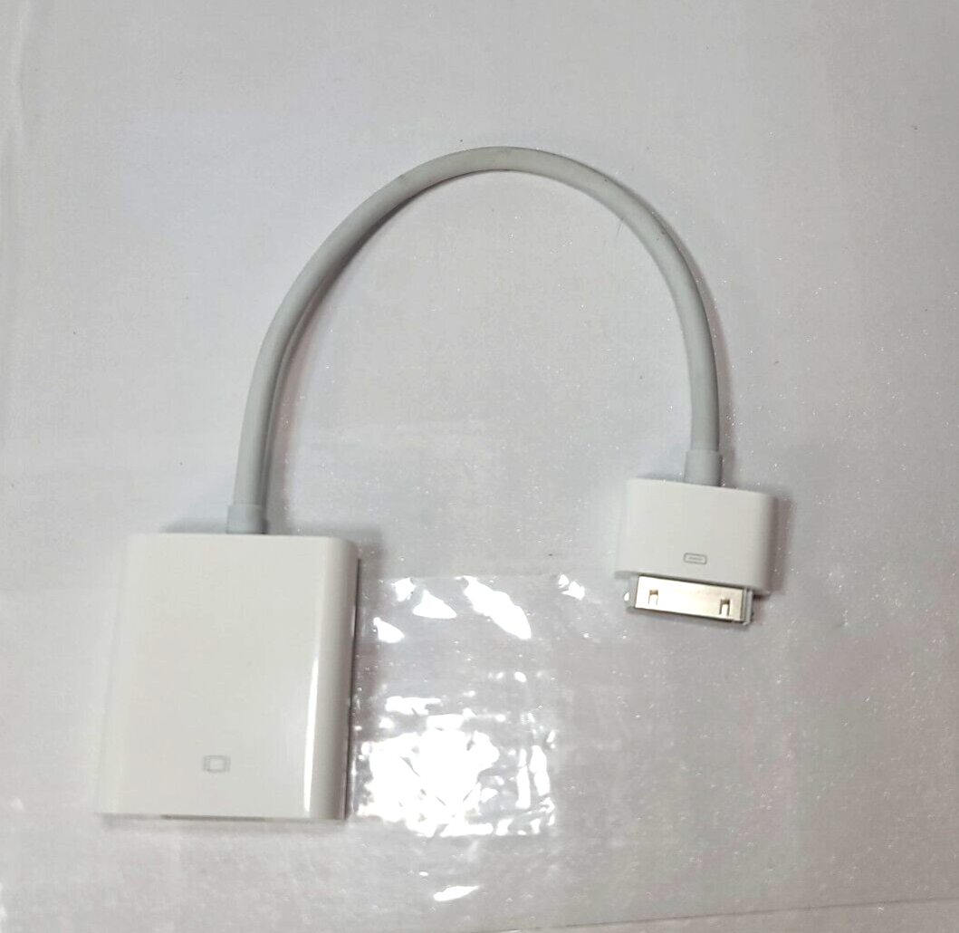 Apple VGA Adapter for iPad, iPhone and iPod Touch (30-pin to VGA) Model A1368