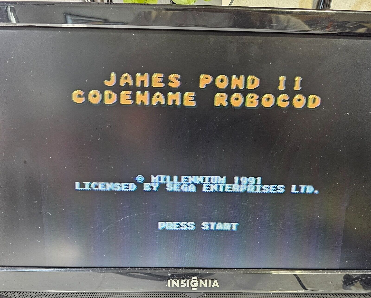 James Pond II: Codename RoboCod (Sega Genesis, 1993) Game and Case - Tested