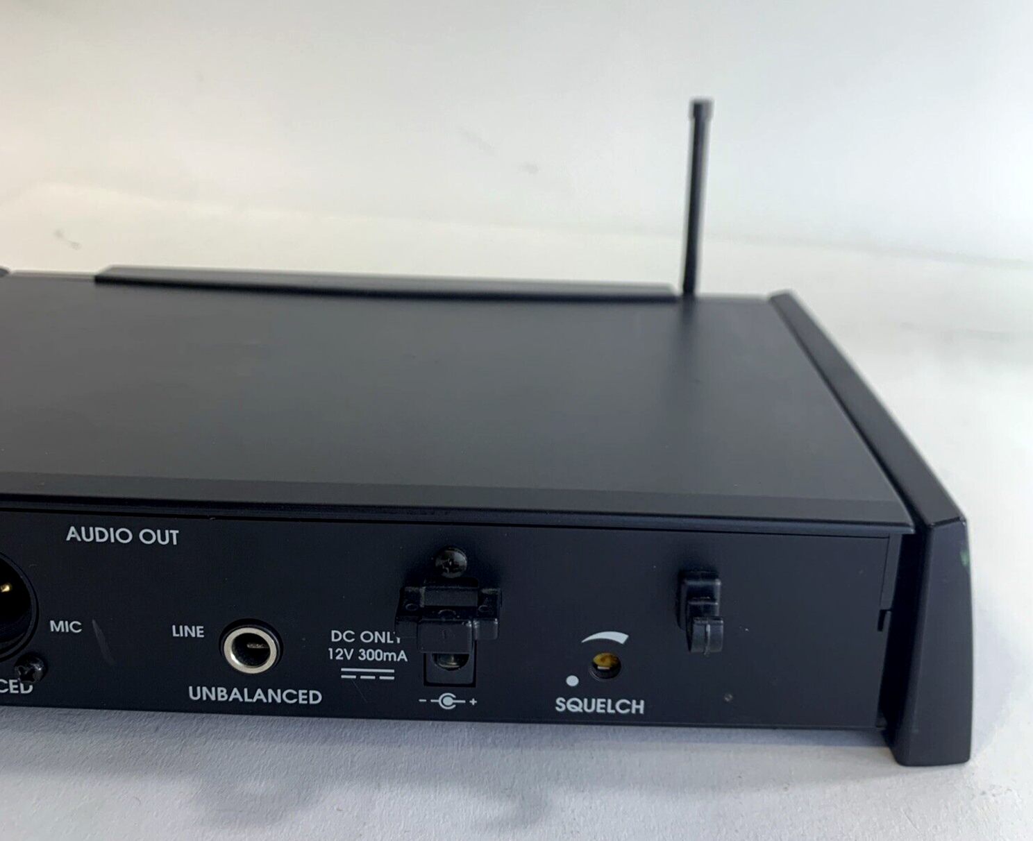 AKG UHF SR40 Ultra High Frequency Wireless Stationary Microphone Receiver