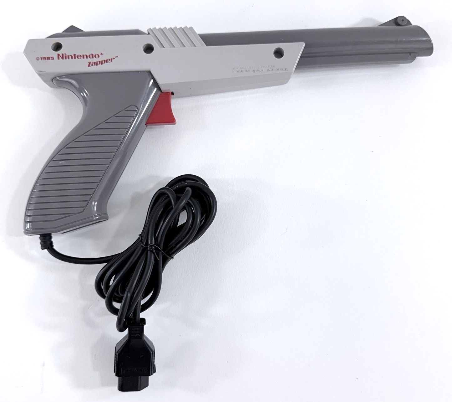 Nintendo NES Console + Controller, Zapper, AV cable, Power Supply - Tested