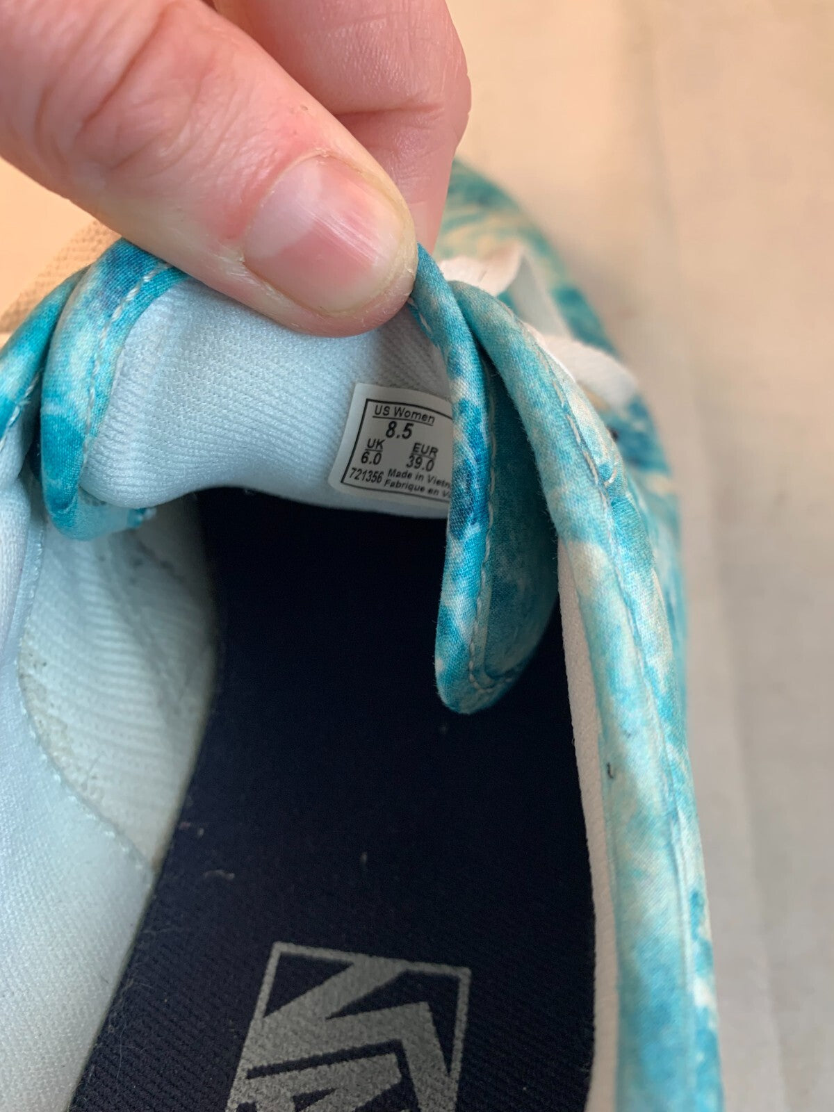 Vans Sneakers Shoes Low Top Canvas Ocean Blue Waves Women's 8.5