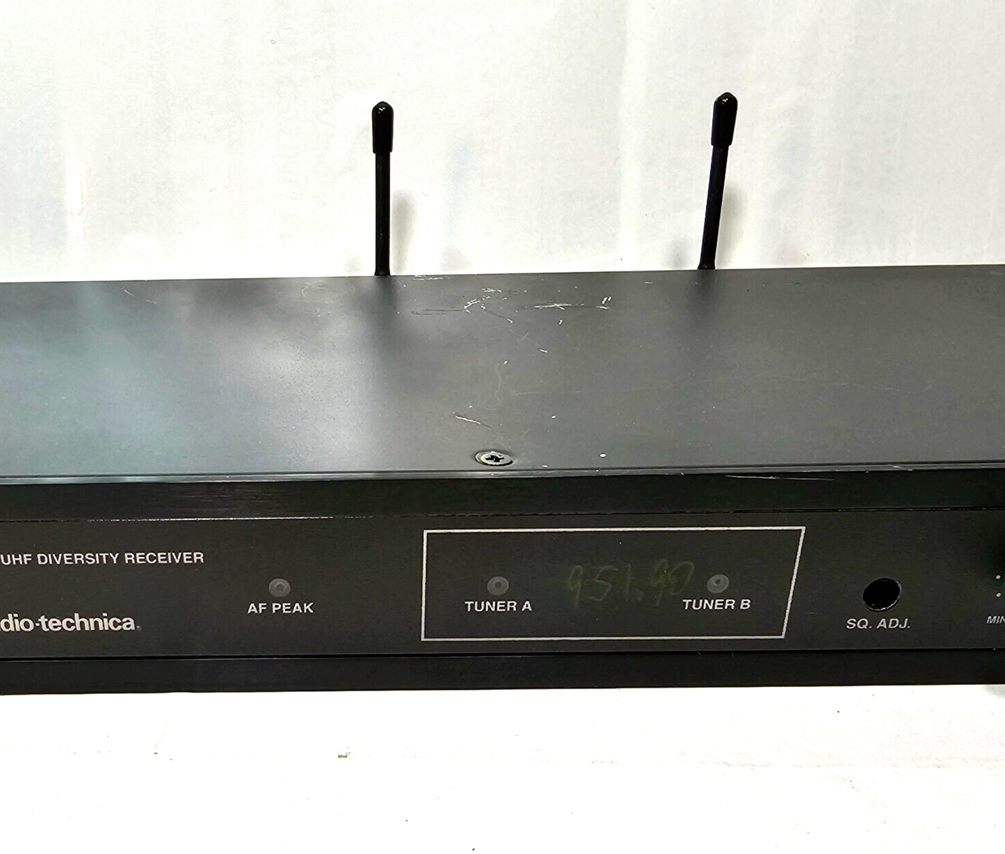 Audio Technica ATW-R19 UHF Diversity Receiver with Rackmount and Antenna -