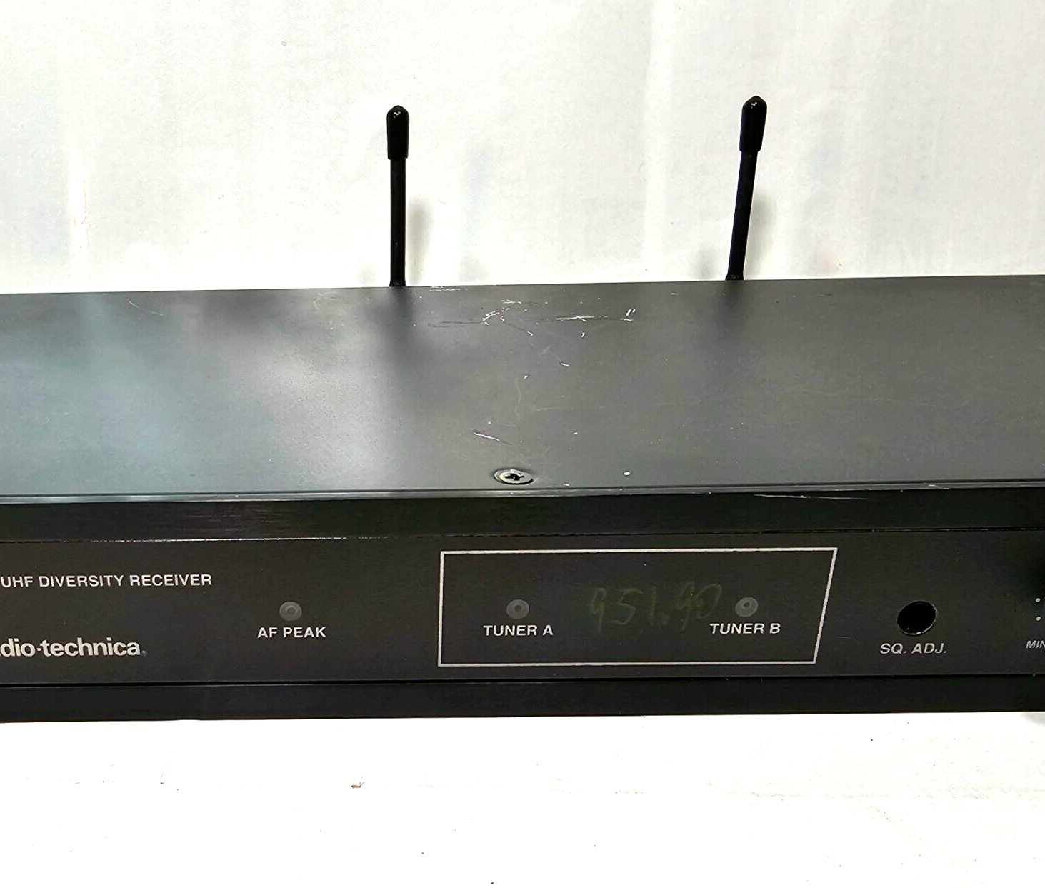 Audio Technica ATW-R19 UHF Diversity Receiver with Rackmount and Antenna -