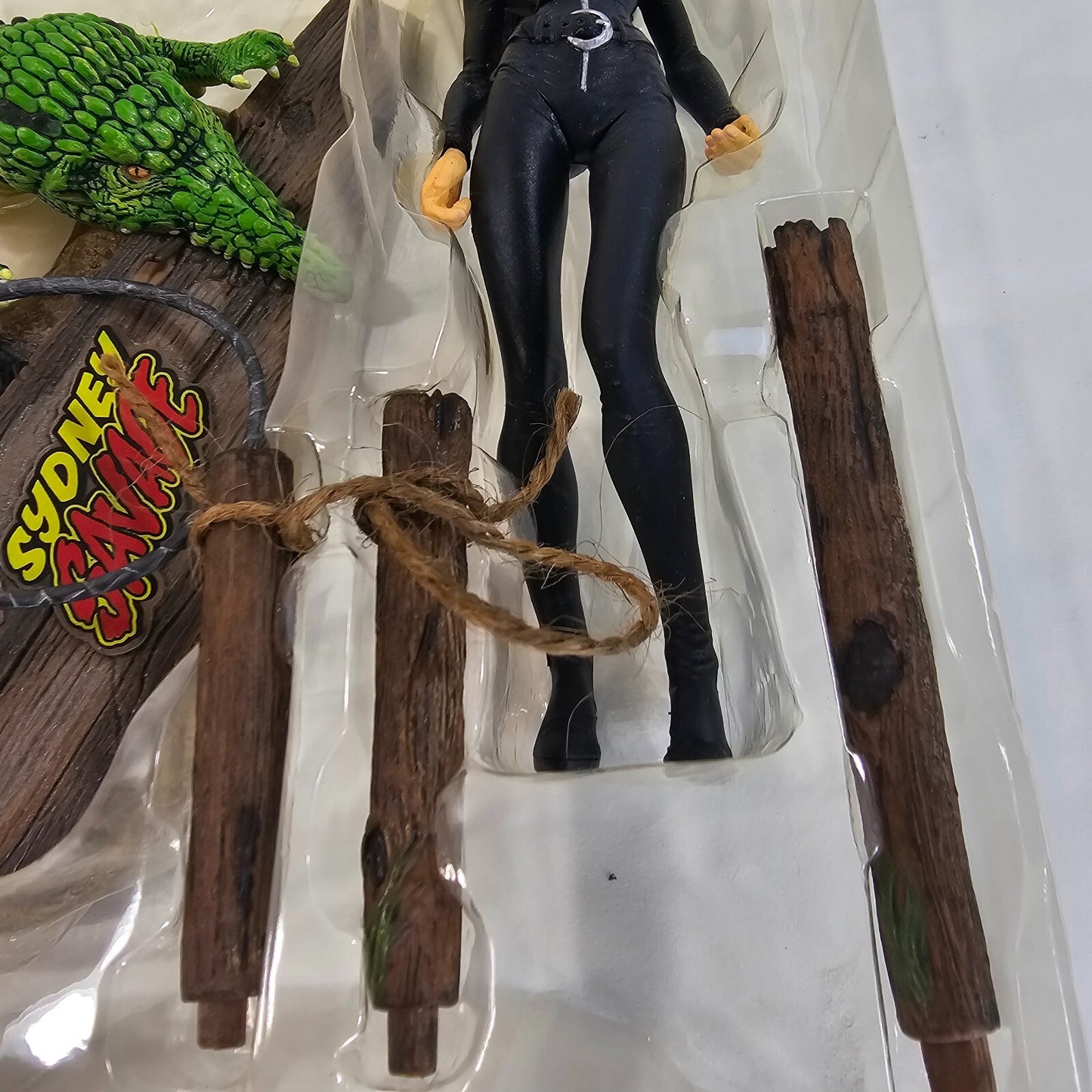 Danger Girl Action Figures Sydney Savage & Abbey Chase With Comics - READ