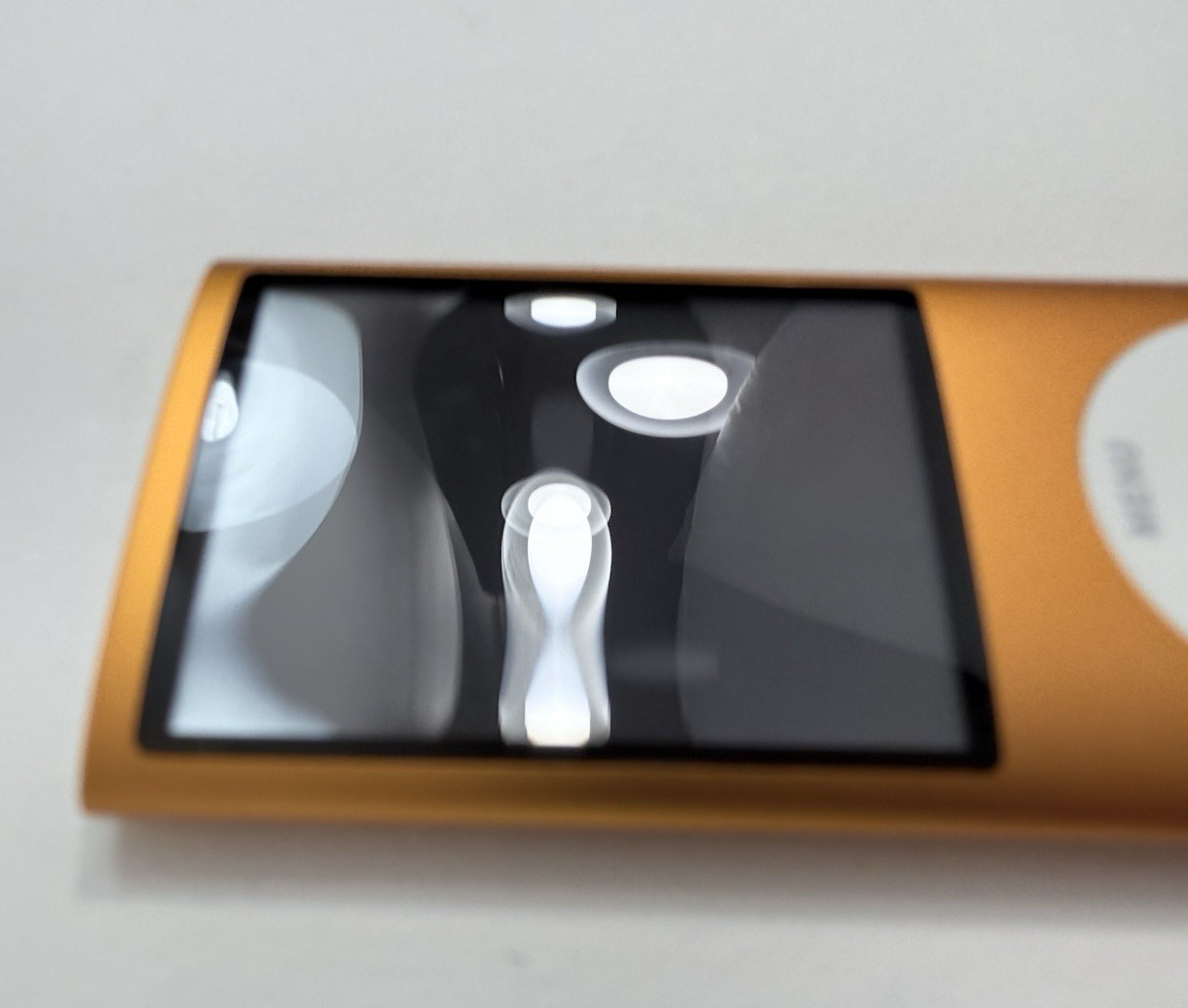 Apple iPod Nano 8 GB 4th Generation Music Player - Tested and Working