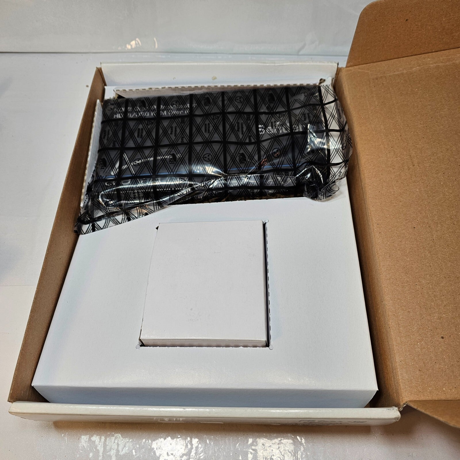 Aavara Sender PB7000-SE HDMI Over IP Broadcaster HDMI/USB KVM no AC-adapter req.