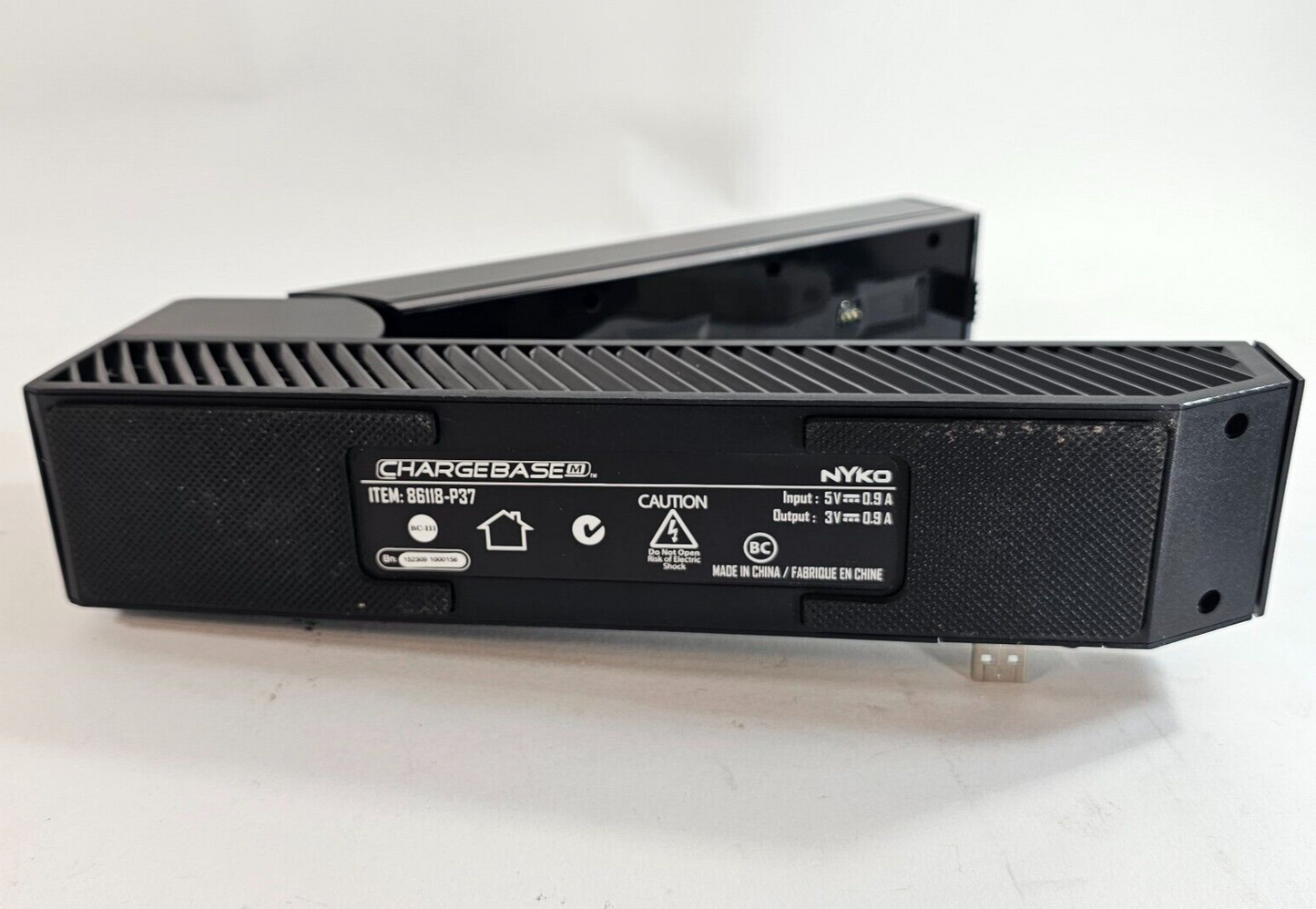 Nyko Xbox 360 Charging Base / Docking Station model 86118-P37 - Tested
