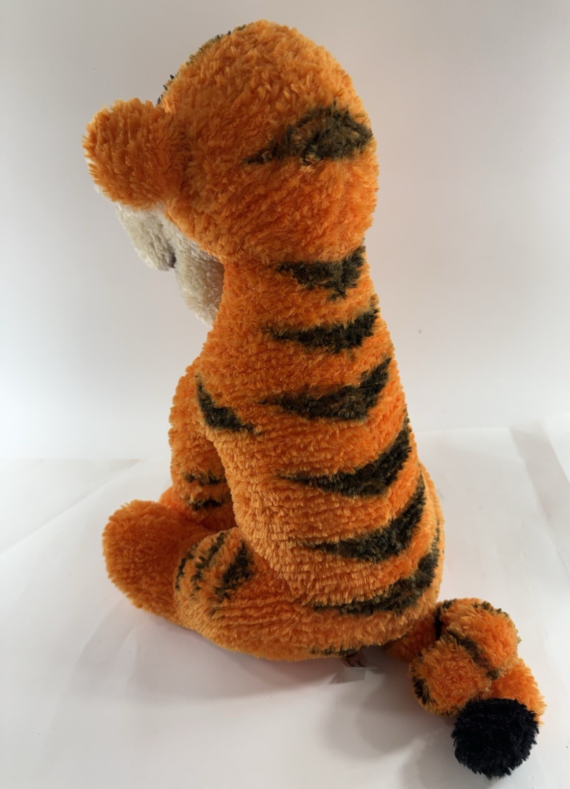 Disney Parks 2013 Winnie the Pooh 18" Tigger Plush