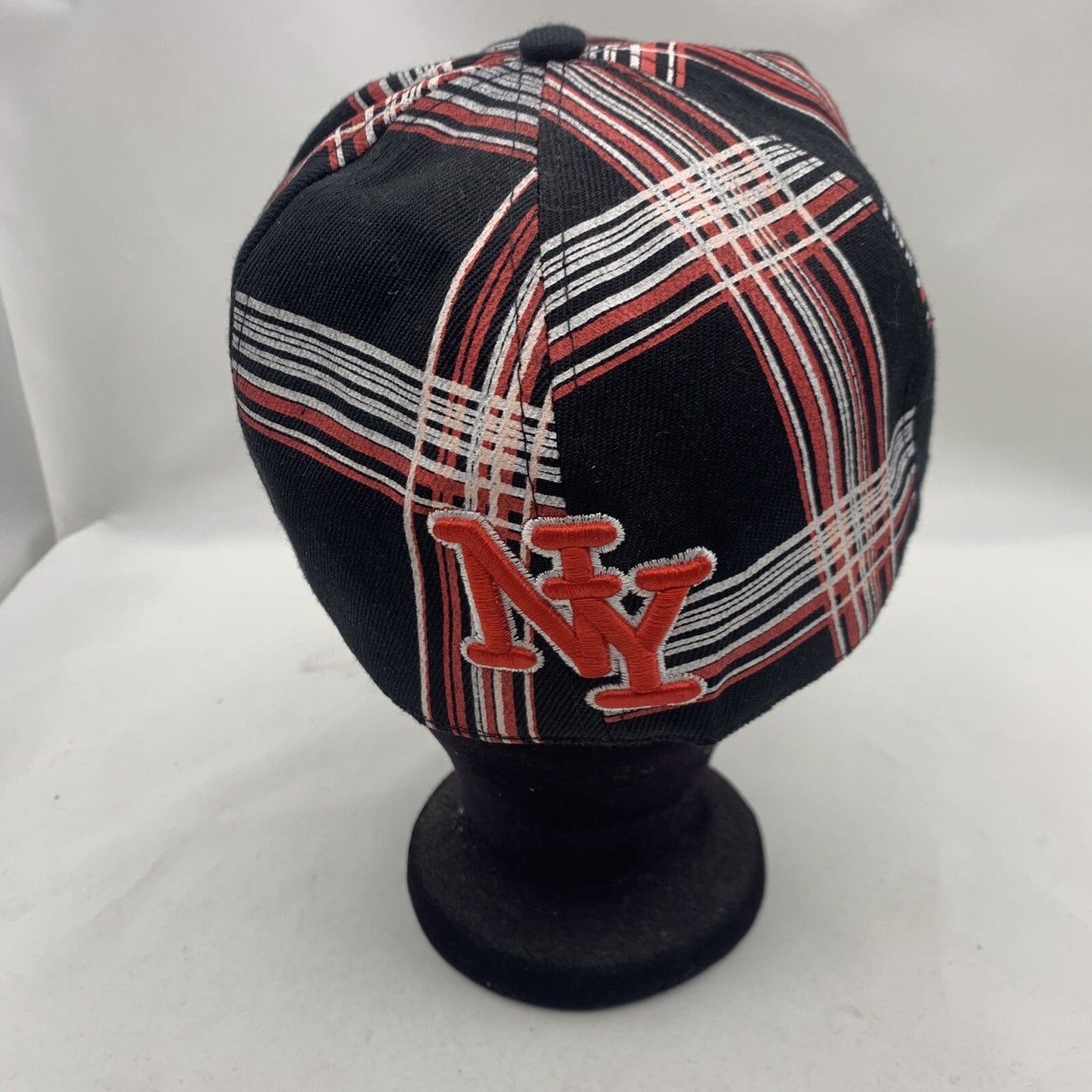 New York City Hunter Medium Fitted Flat NY Embroidered Plaid  Hat Cap