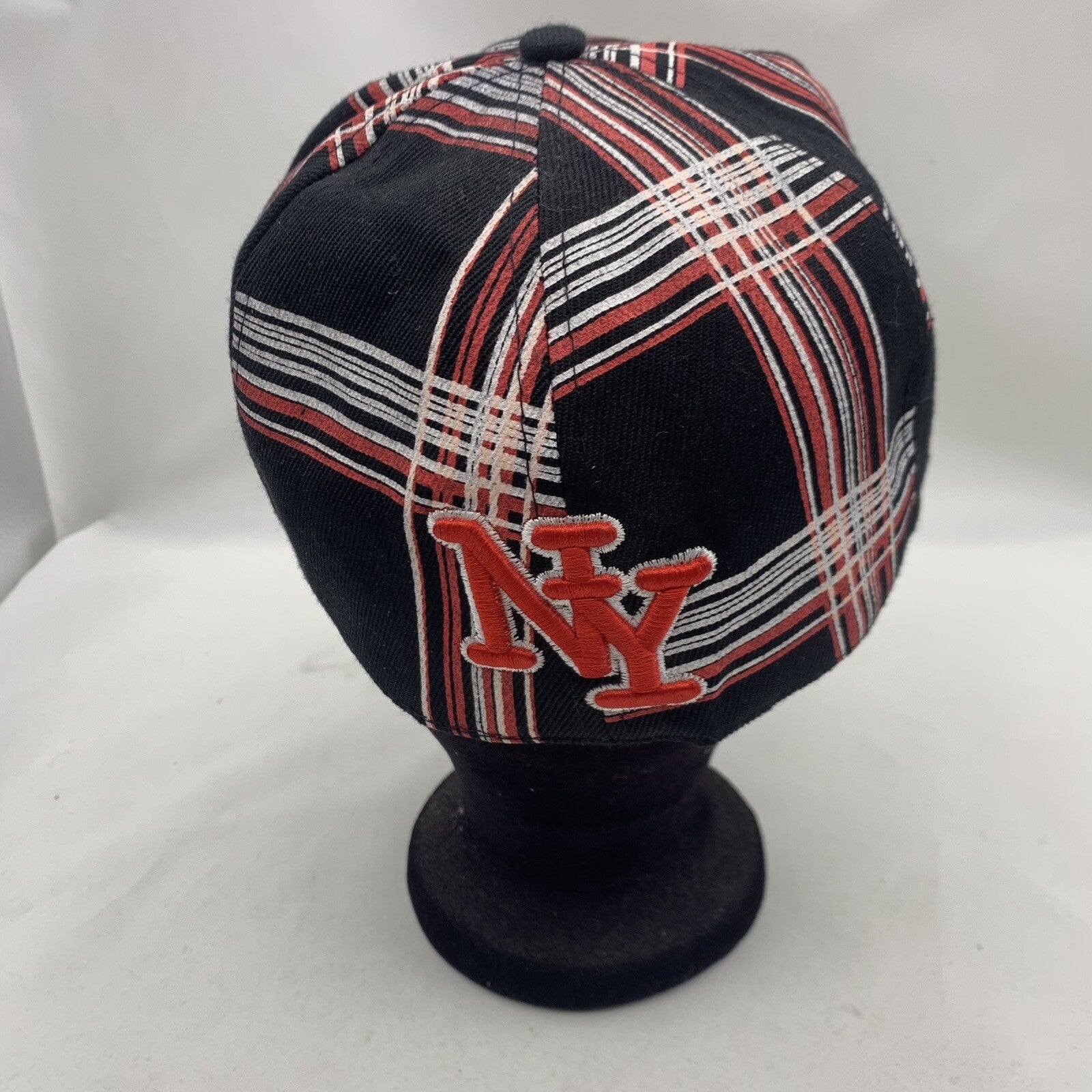 New York City Hunter Medium Fitted Flat NY Embroidered Plaid  Hat Cap