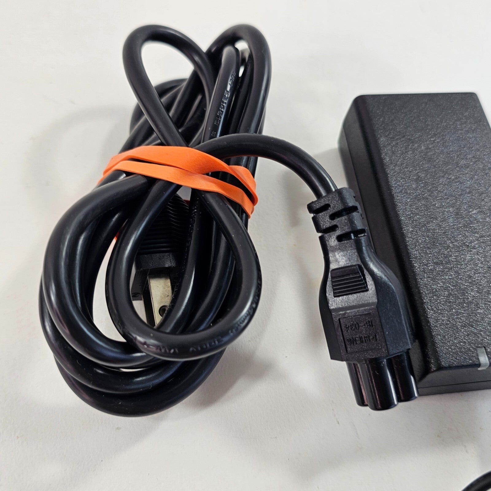 Delta Electronics ADP-65WH AC/DC Adapter 19V 3.42A - Tested and Working