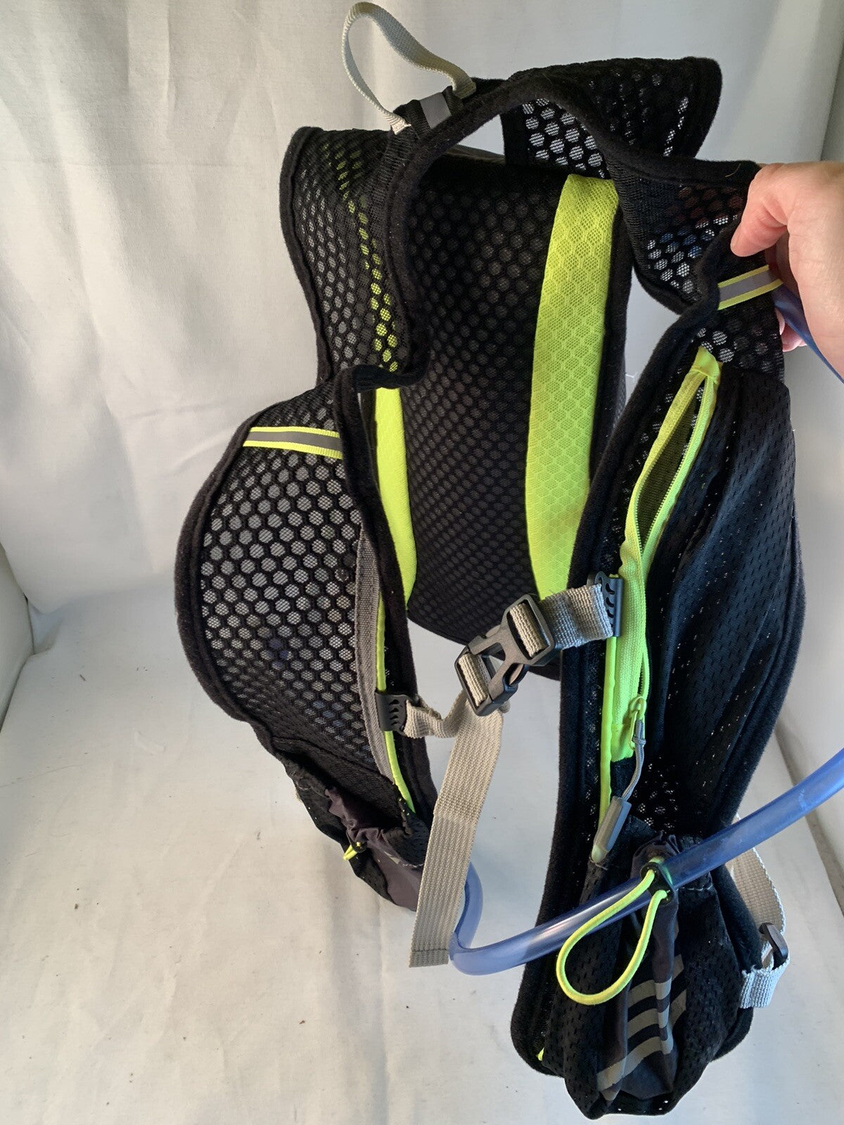 NEW Avia Small ( 1 Liter) Hydration Backpack w/Bladder - Good condition