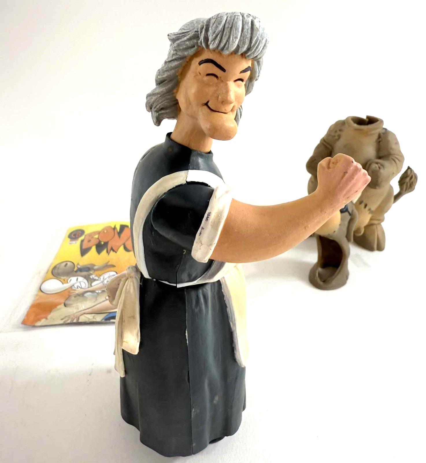 Bone 2000 Action Figure Series 2 Gran'ma Ben, Mystery Cow Suit and mini comic