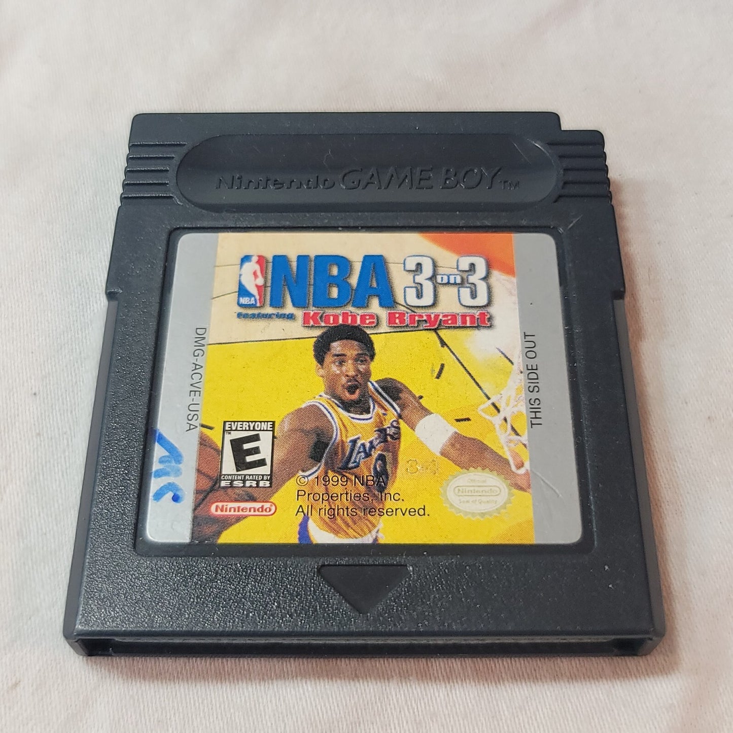 NBA 3 on 3 featuring Kobe Bryant (Nintendo Gameboy Color, 1999) Game Cartridge 