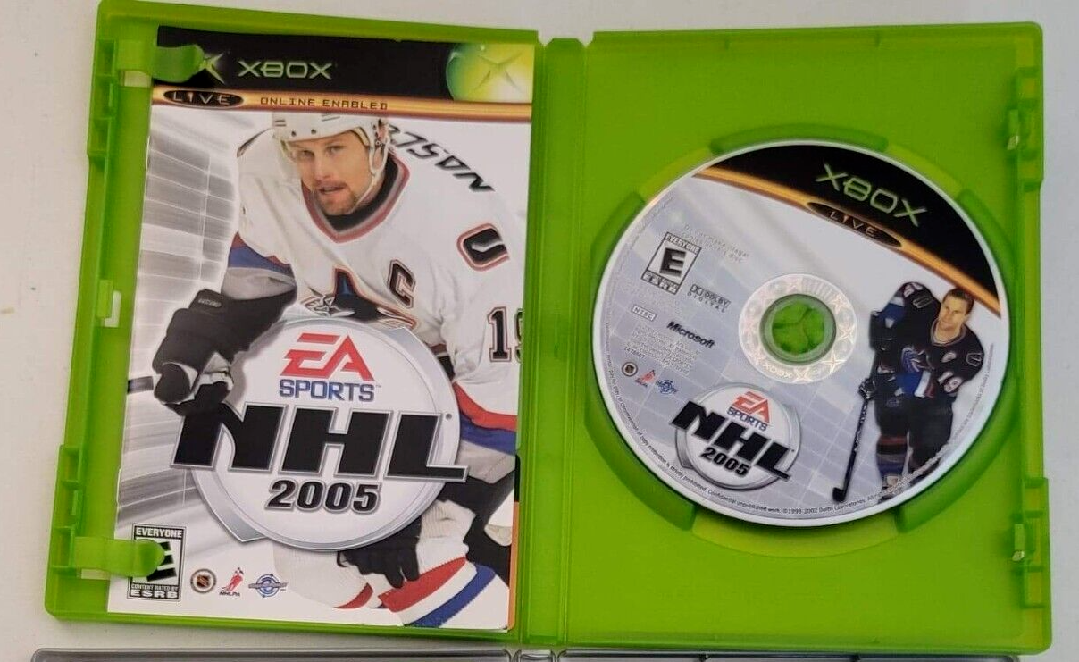 James Bond 007: Agent Under Fire (Microsoft Xbox bundle) NHL 2005 - Complete