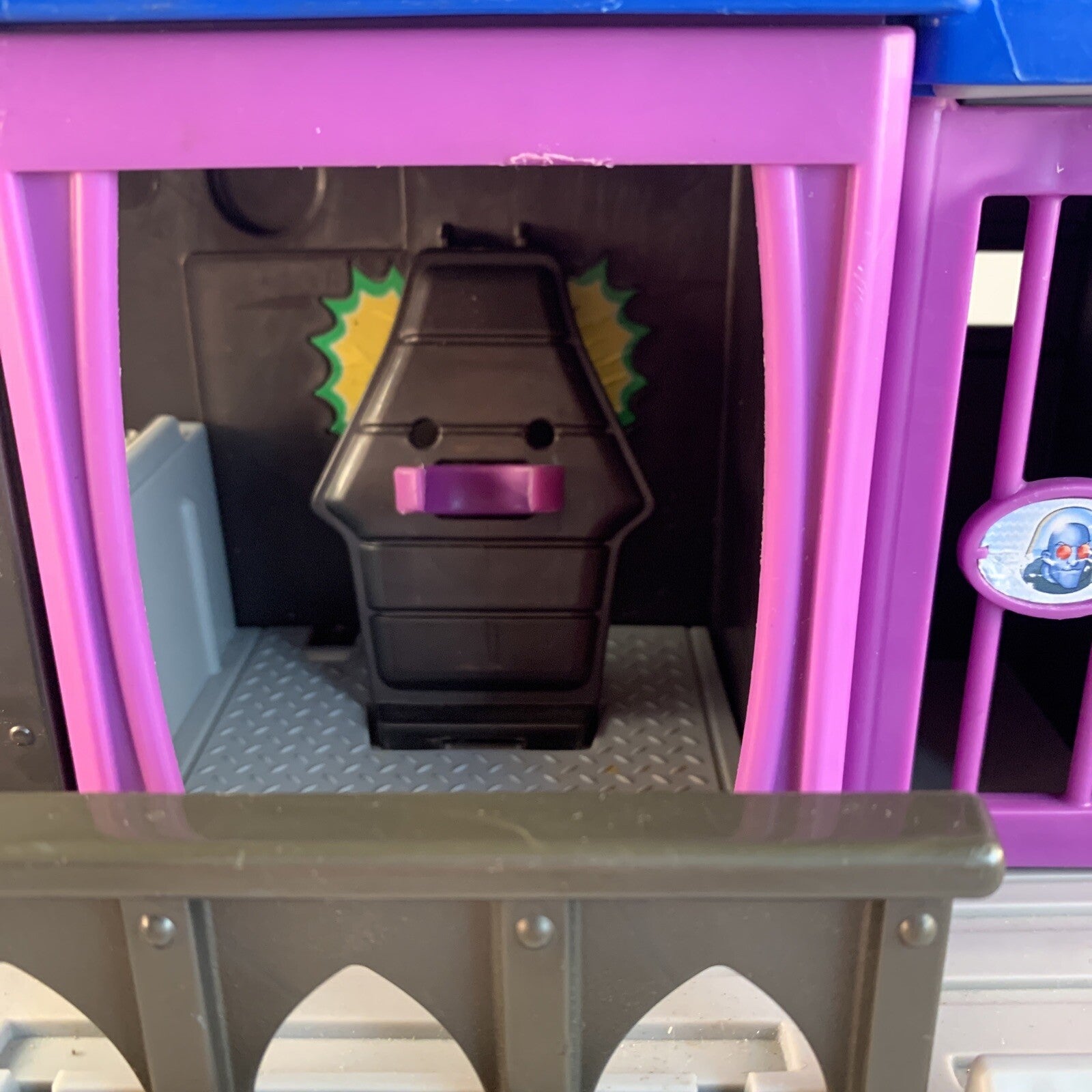 Imaginext 2012 Batman Gotham City Jail Playset DC Super Friends by Fisher Price