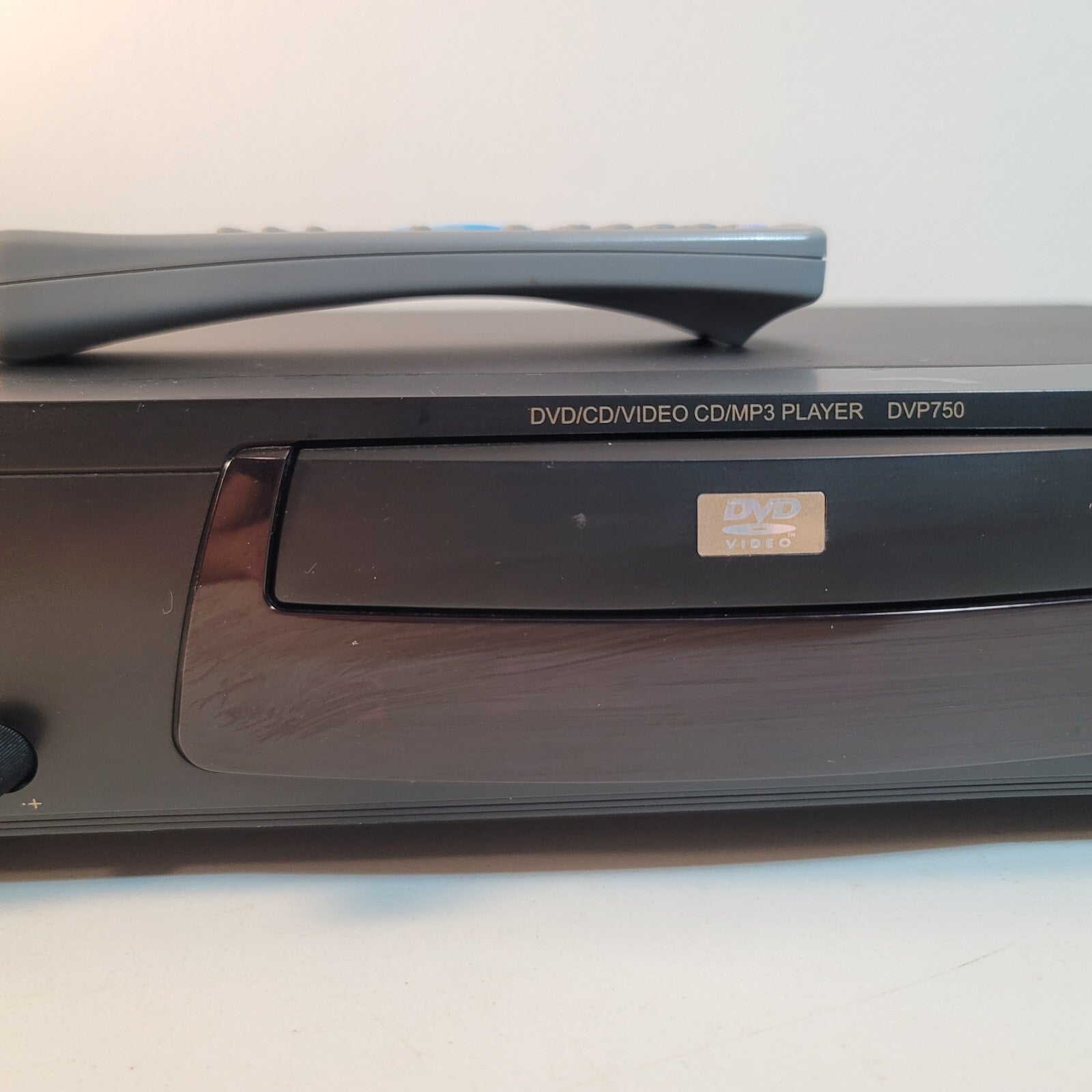 SonicBlue Go Video DVP750  DVD Video CD MP3 Player With Remote