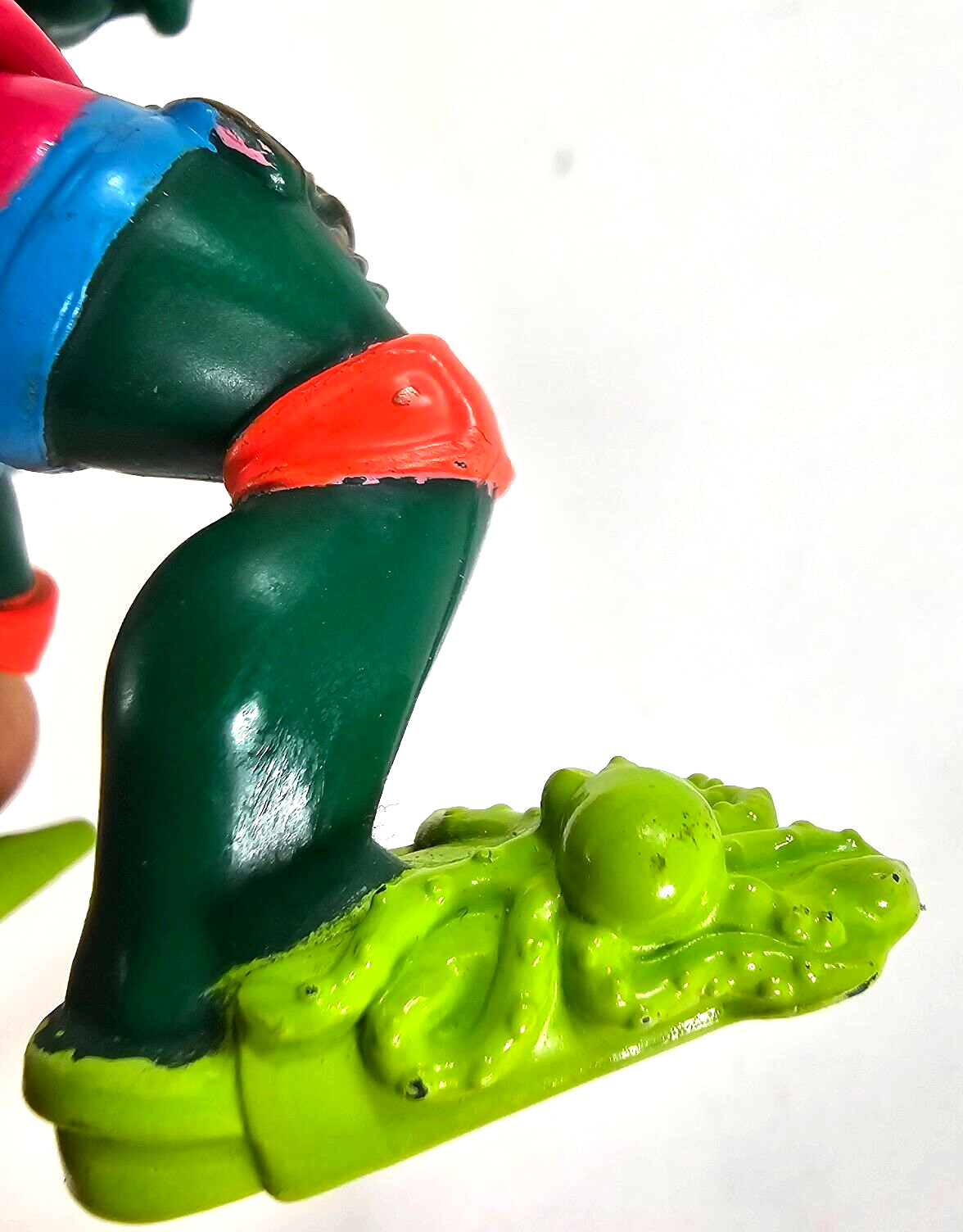 Playmates 1990 Teenage Mutant Ninja Turtles Mike the Sewer Surfer Action Figure