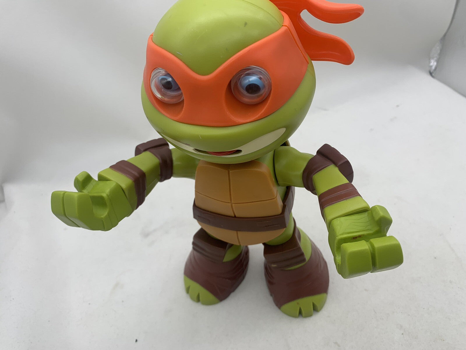 Viacom 2015 Teenage Mutant Ninja Turtles 9”Michelangelo Squeeze Em Action Figure