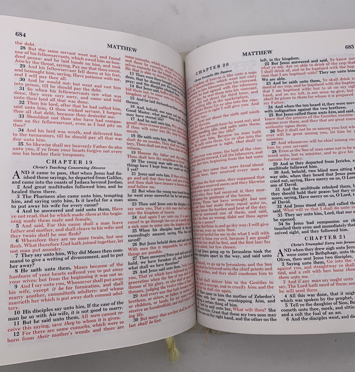 Large Vintage White & Gold Holy Bible Red Letter 1976 Keepsake Family Edition