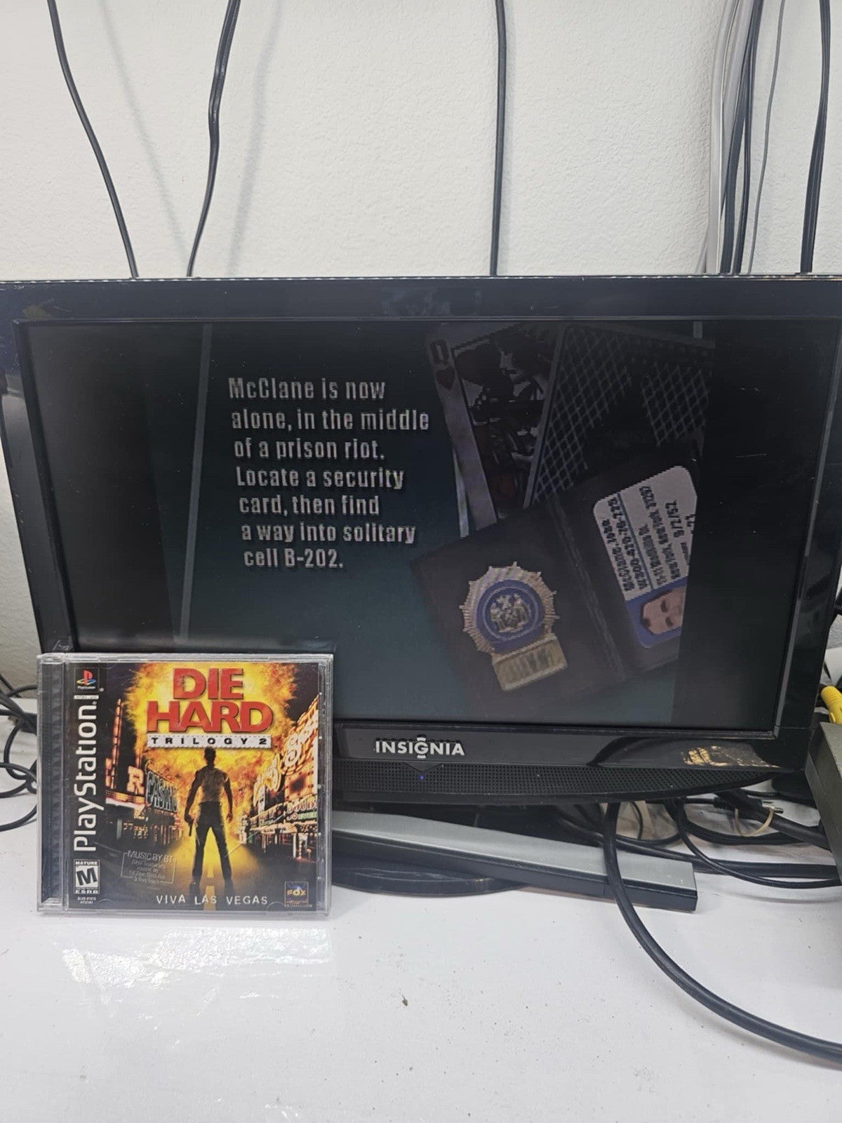 Die Hard Trilogy 2: Viva Las Vegas (PlayStation, 2000) Game Case Manual Reg.