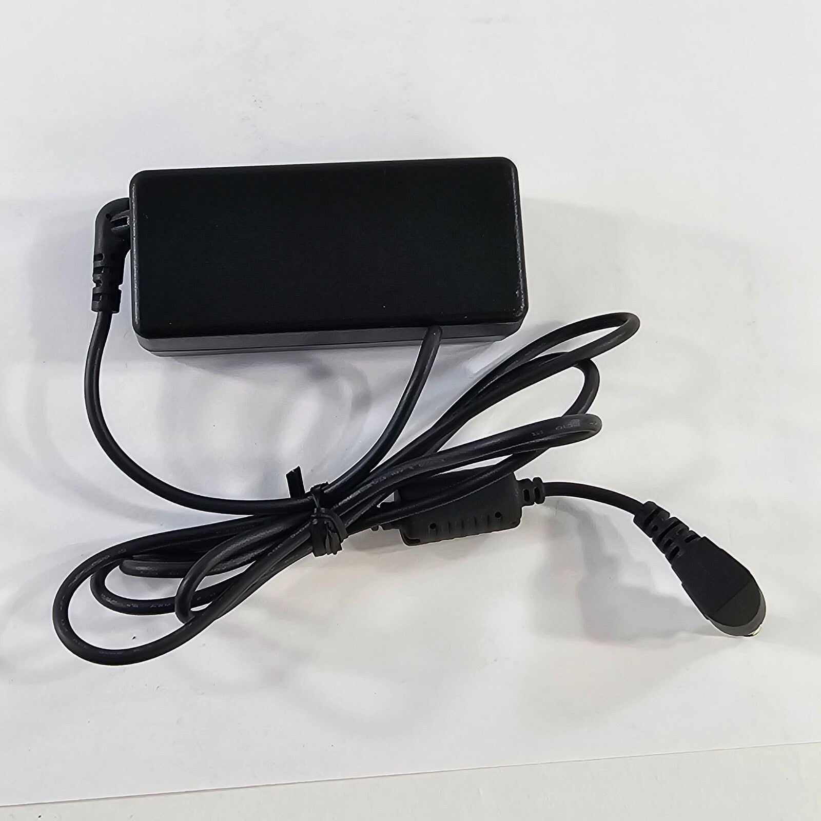 Sanken Electric 16V 2.5A AC Adapter Model SEB55N2-16.0 - Tested