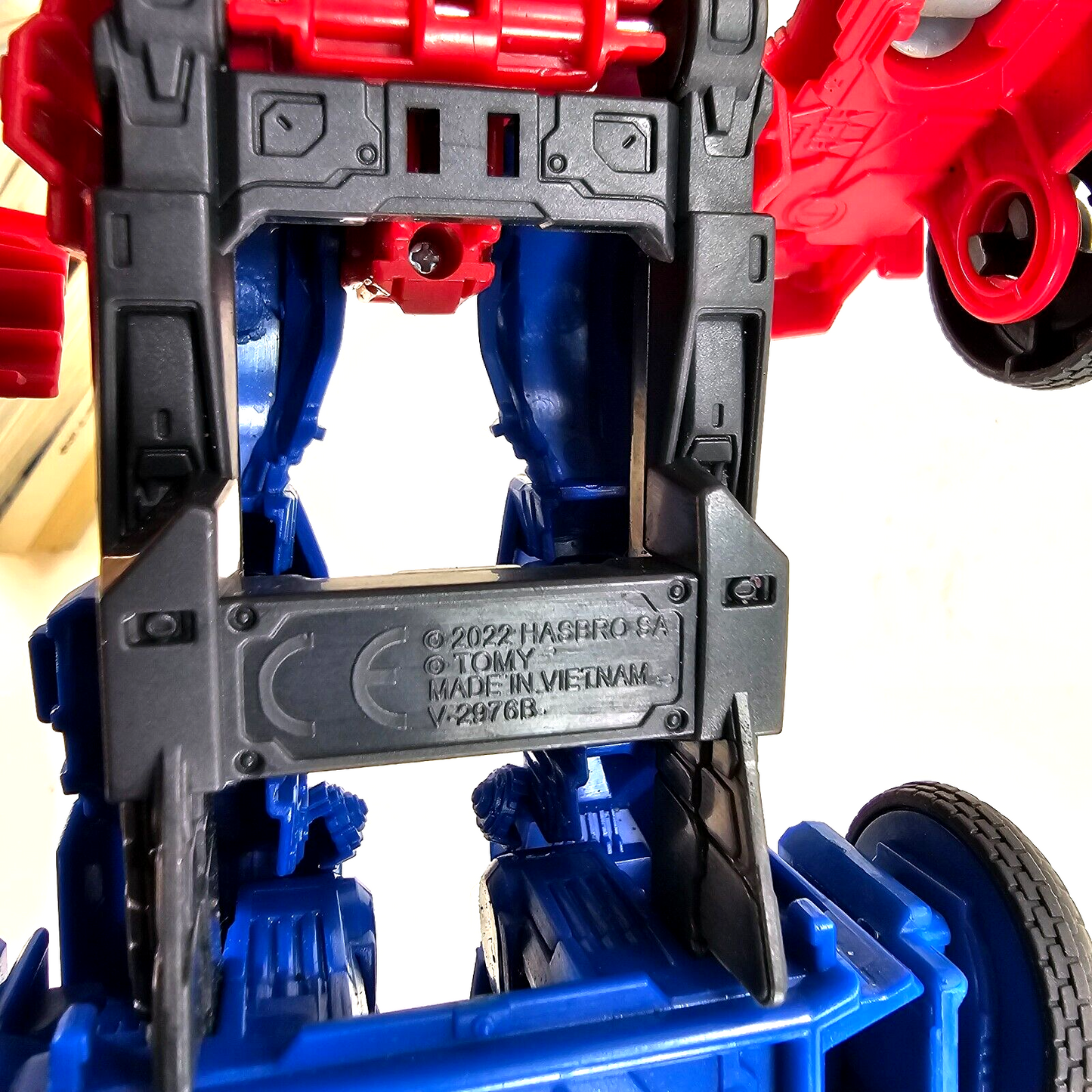 Transformers 2022 Cyberverse Adventures 9" Optimus Prime Smash Changer Figure