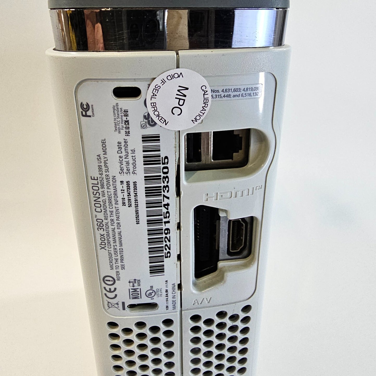 Microsoft White Xbox 360 120 GB Console with Cords, Kinect and Games - Tested