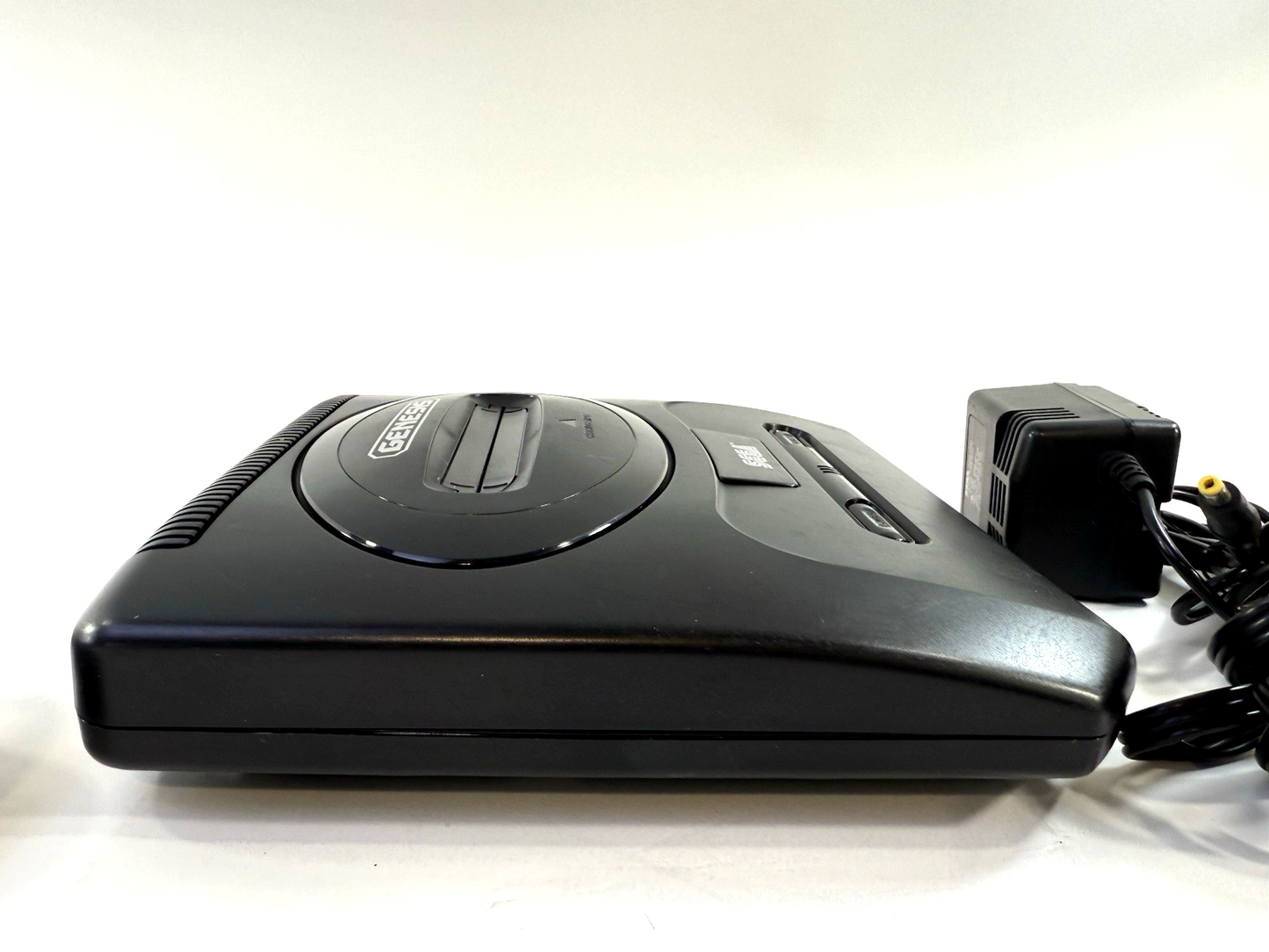 SEGA Genesis II 16MB Home Console with Controller, Power Supply, AV - Tested