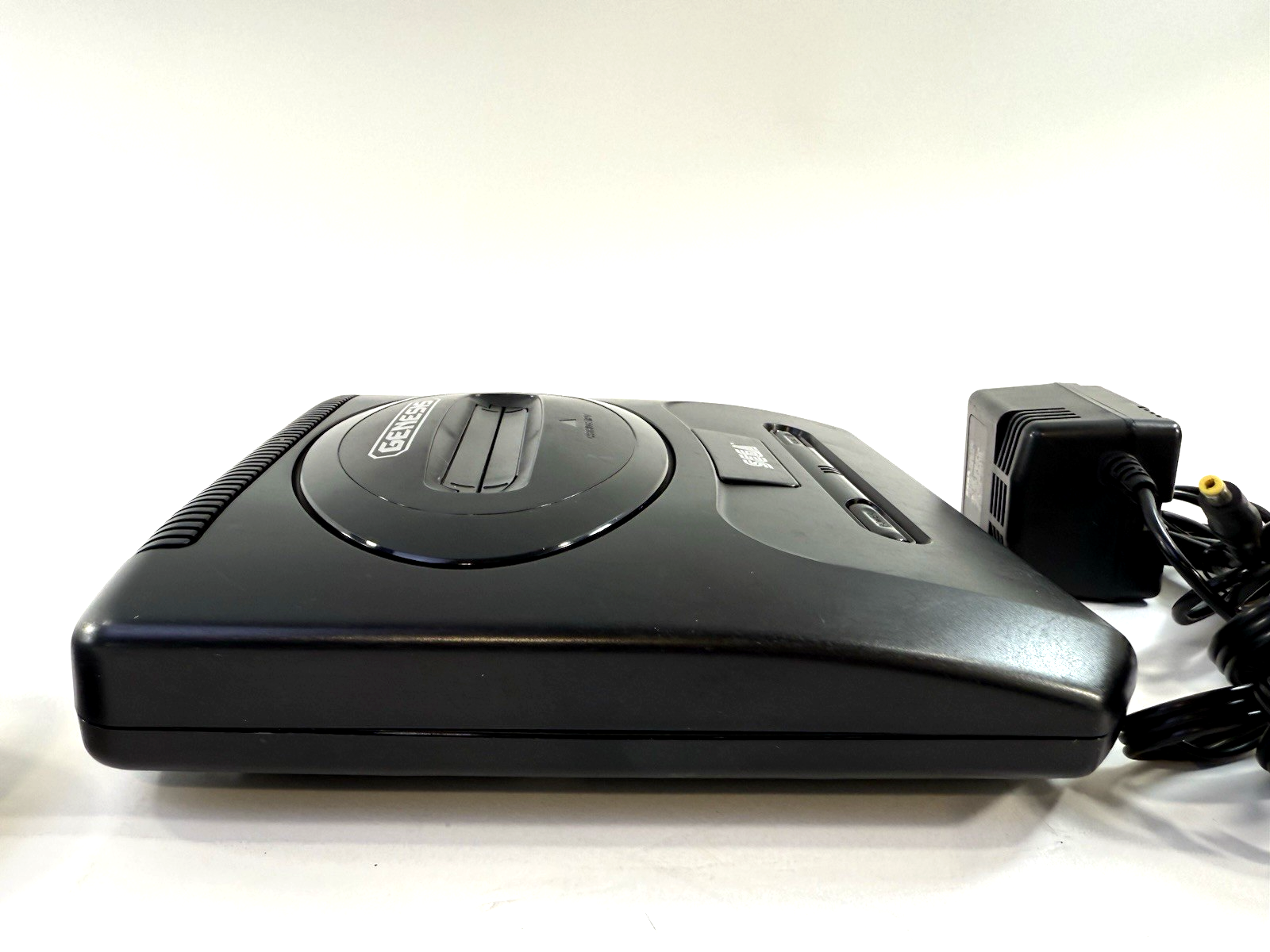 SEGA Genesis II 16MB Home Console with Controller, Power Supply, AV - Tested