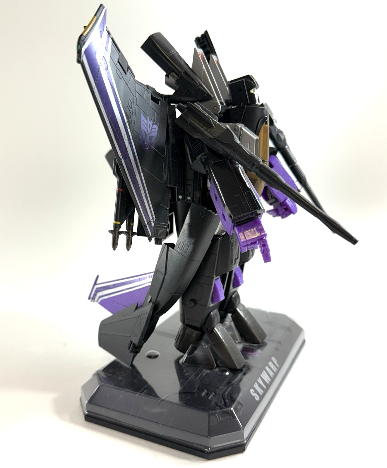 Hasbro Transformers Universe Masterpiece Skywarp G1 Series Action Figure + Box