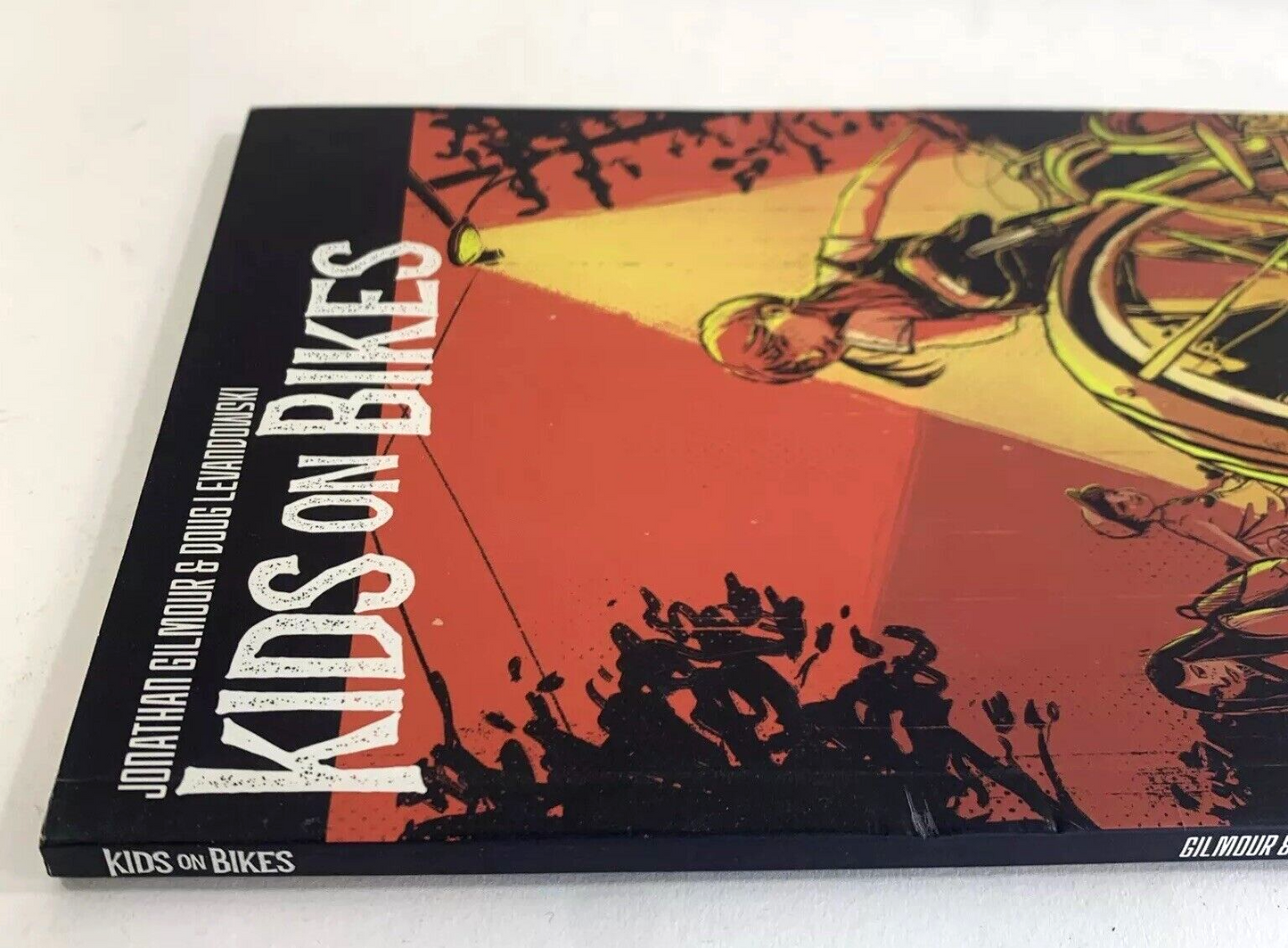 Kids on Bikes by Doug Levandowski and Jon Gilmour (2018, Trade Paperback)