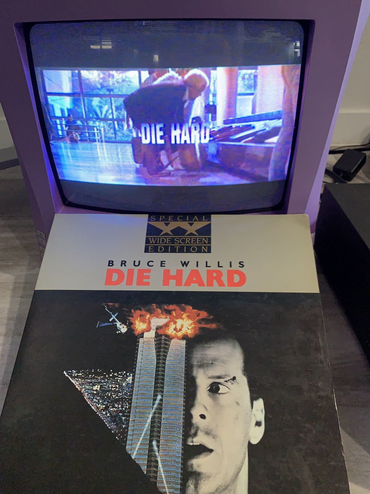 Die Hard (Widescreen Laserdisc Bundle) Die Hard 2/Die Hard 3 -  Tested