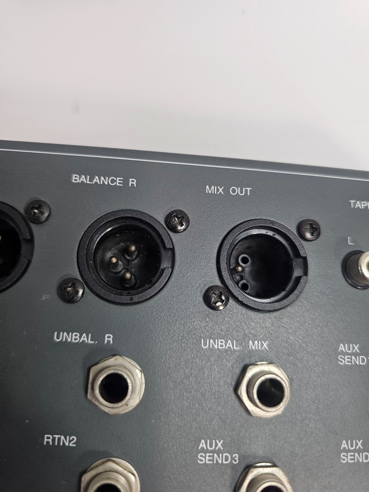 Phonic PMC-1602B 16-Channel Mixing Console - Local Pickup - Read