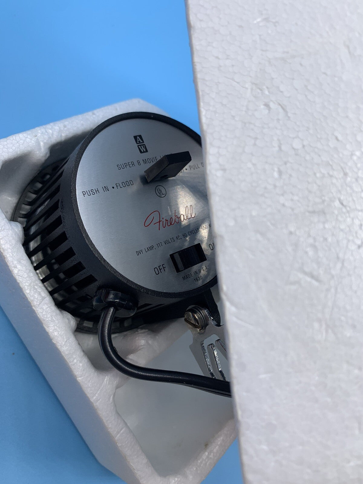 Atlas Warner Fireball Super 8 650 Watt Quartz Lamp Movie Light - Tested