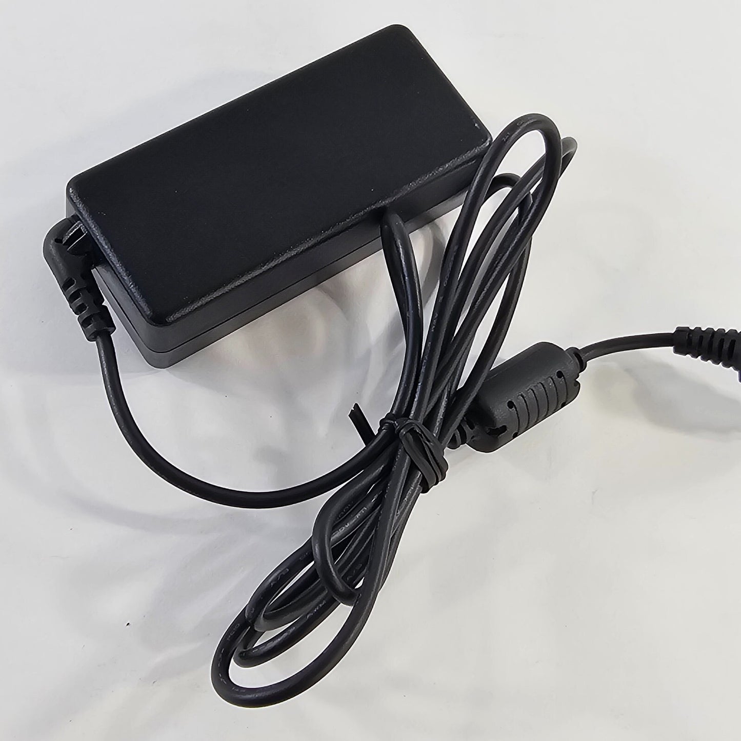 Sanken Electric 16V 2.5A AC Adapter Model SEB55N2-16.0 - Tested