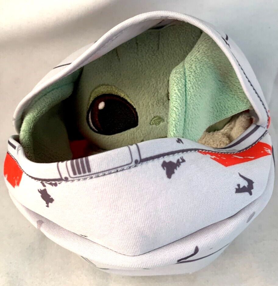 Star Wars Mandalorian The Child 2021 Bounty Collection Hideaway Puppet Plush Toy