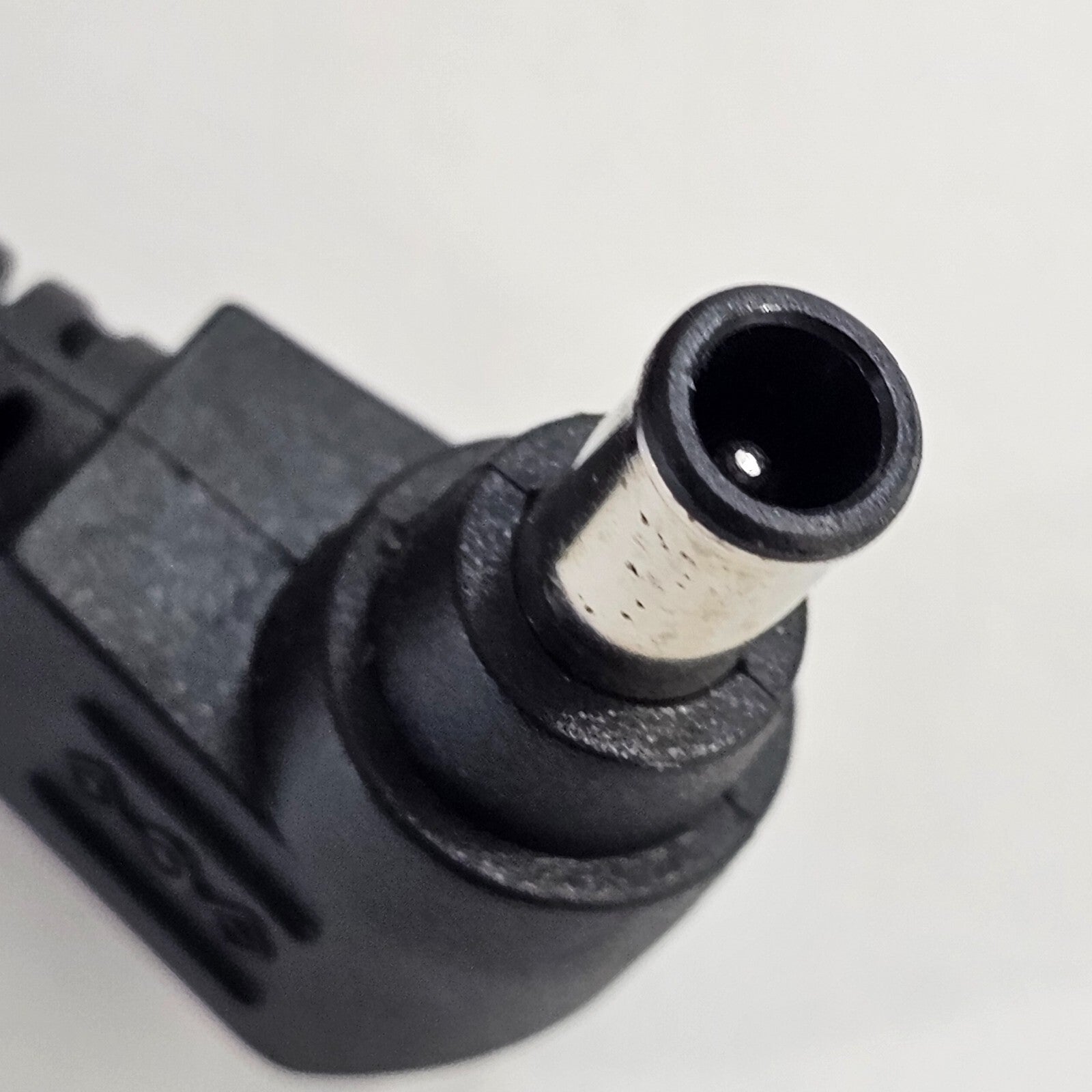 Sanken Electric 16V 2.5A AC Adapter Model SEB55N2-16.0 - Tested