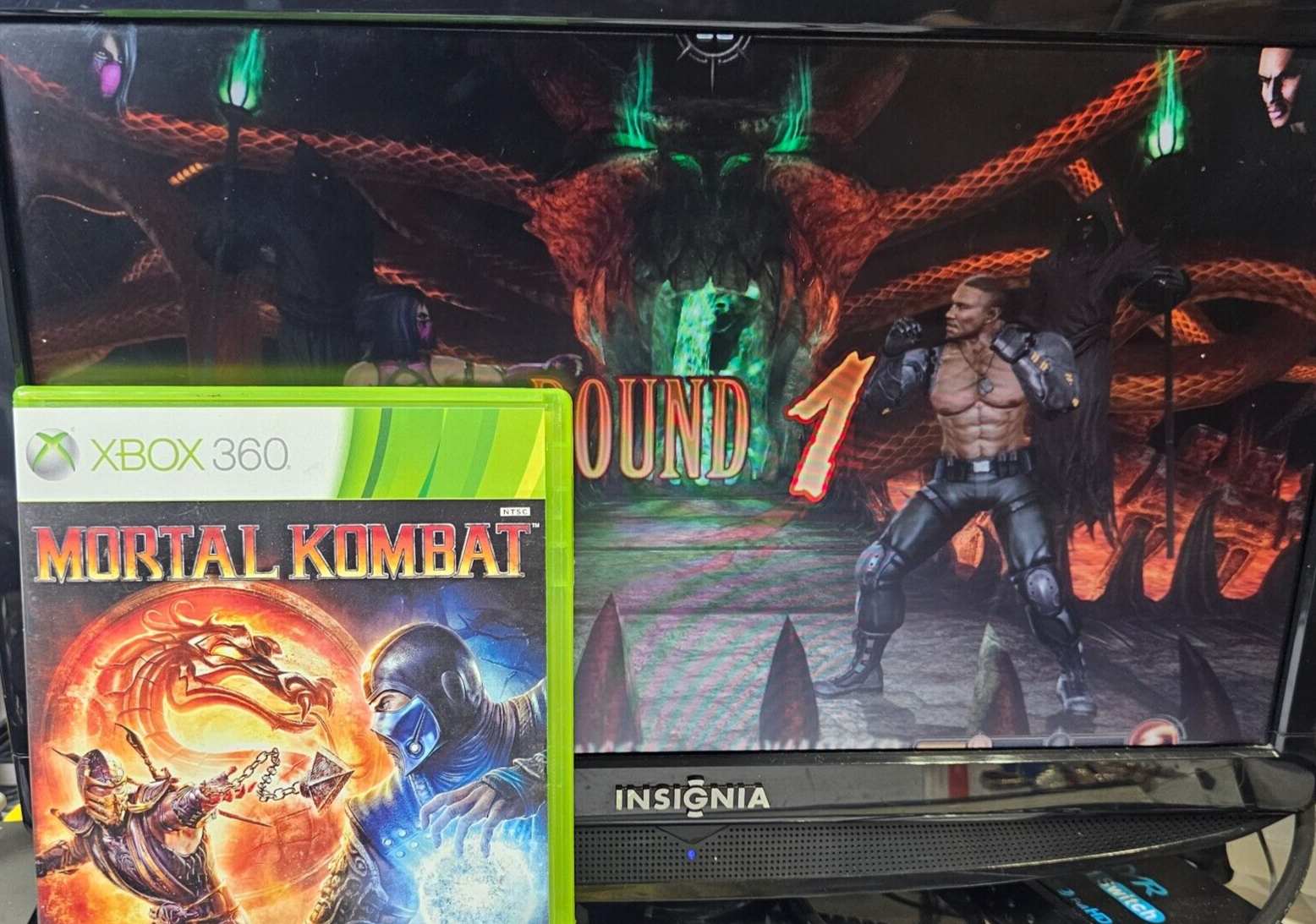 Mortal Kombat (Microsoft Xbox 360, 2010) Game Case Manual Inserts Code - Tested