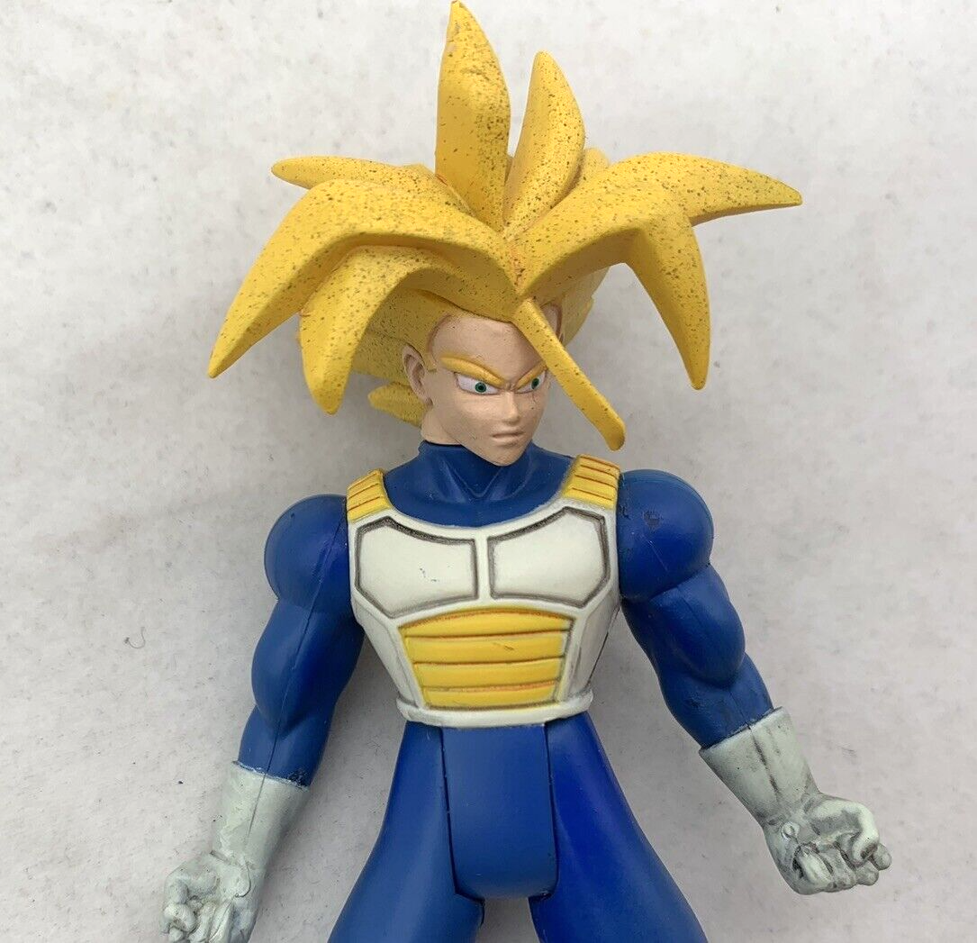 Dragon Ball Z 2002 Funimation 5” Trunks Super Saiyan 2 Loose Action Figure