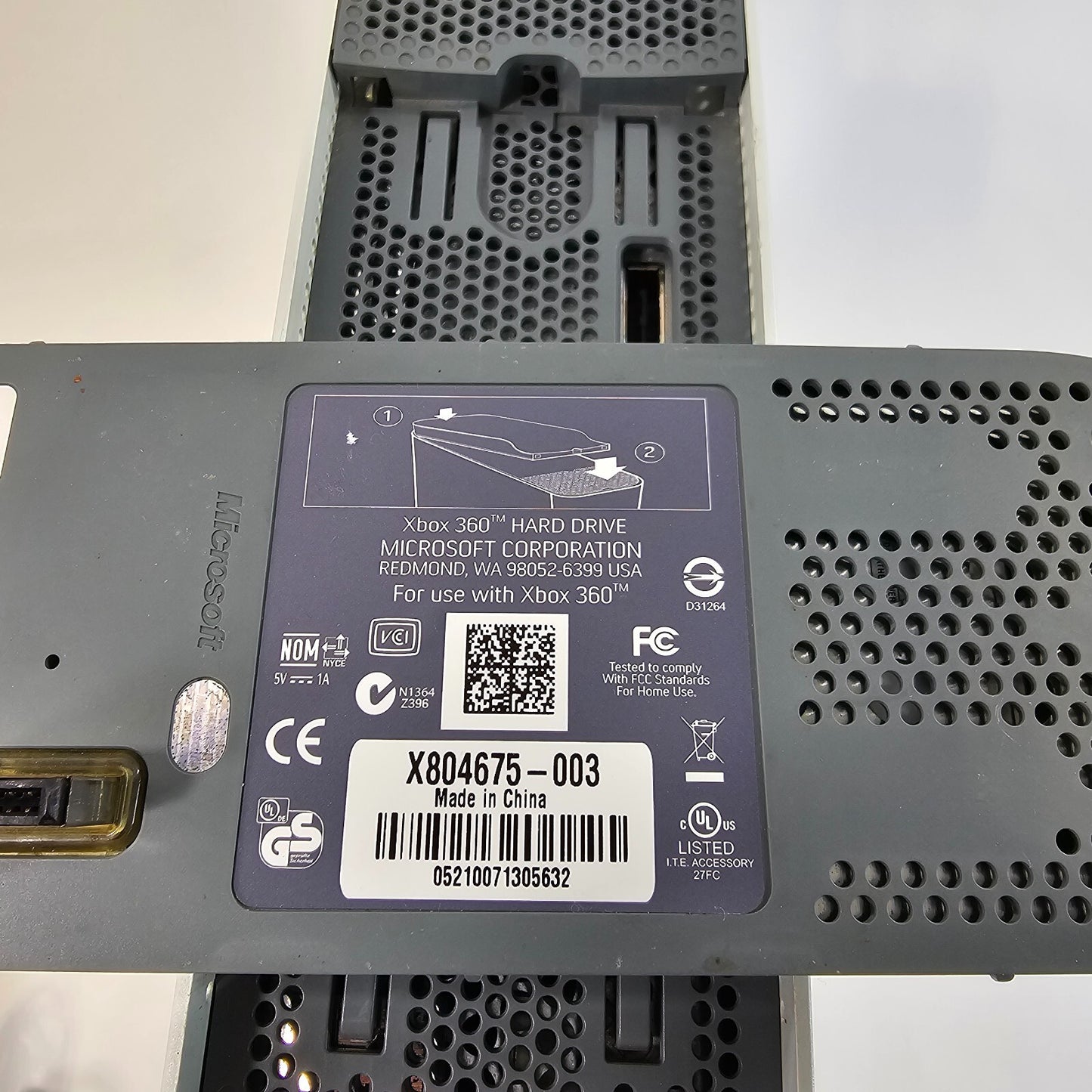 Microsoft White Xbox 360 120 GB Console with Cords, Kinect and Games - Tested