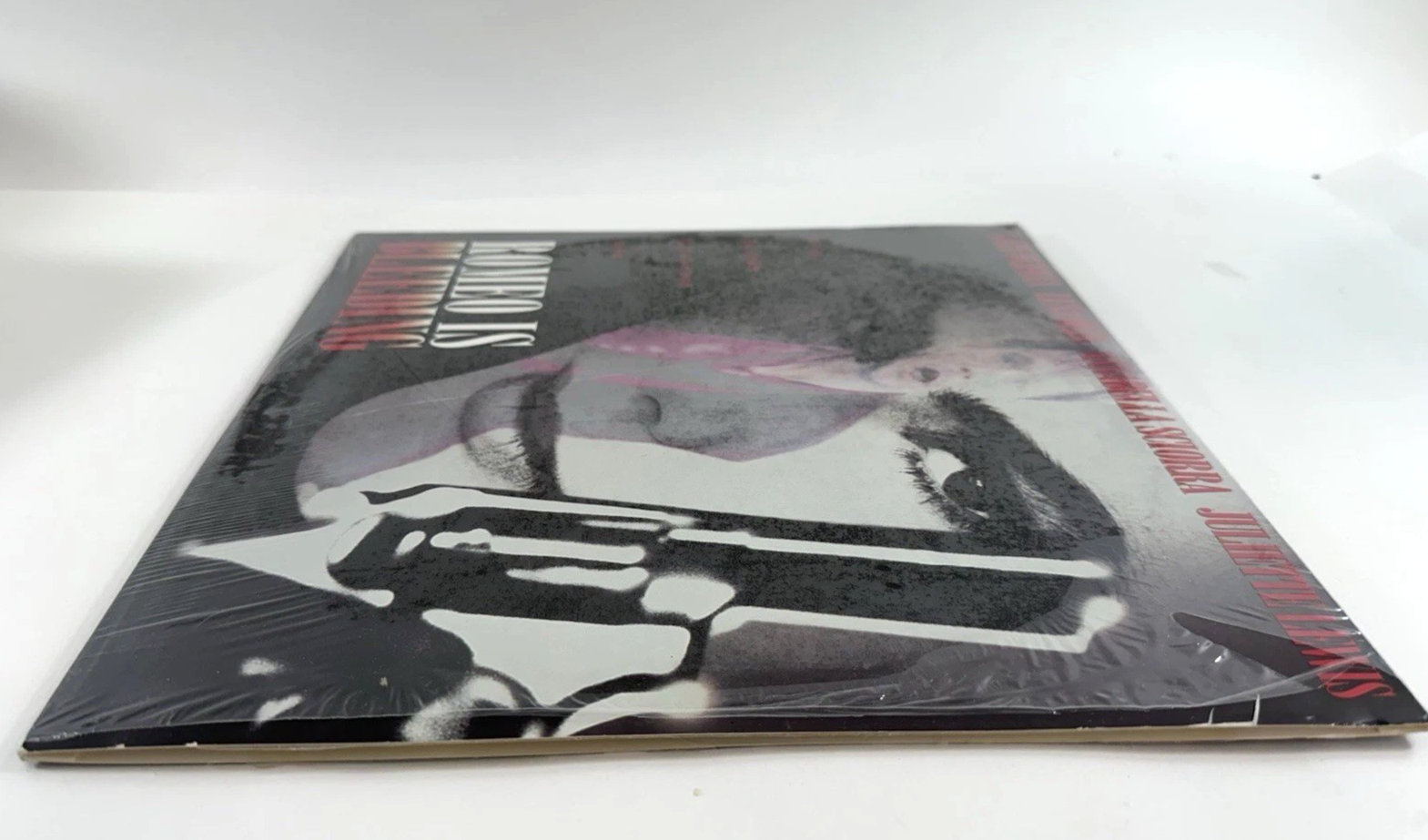 Romeo Is Bleeding (Laserdisc, 1994) Extended CLV Deluxe Widescreen Edition