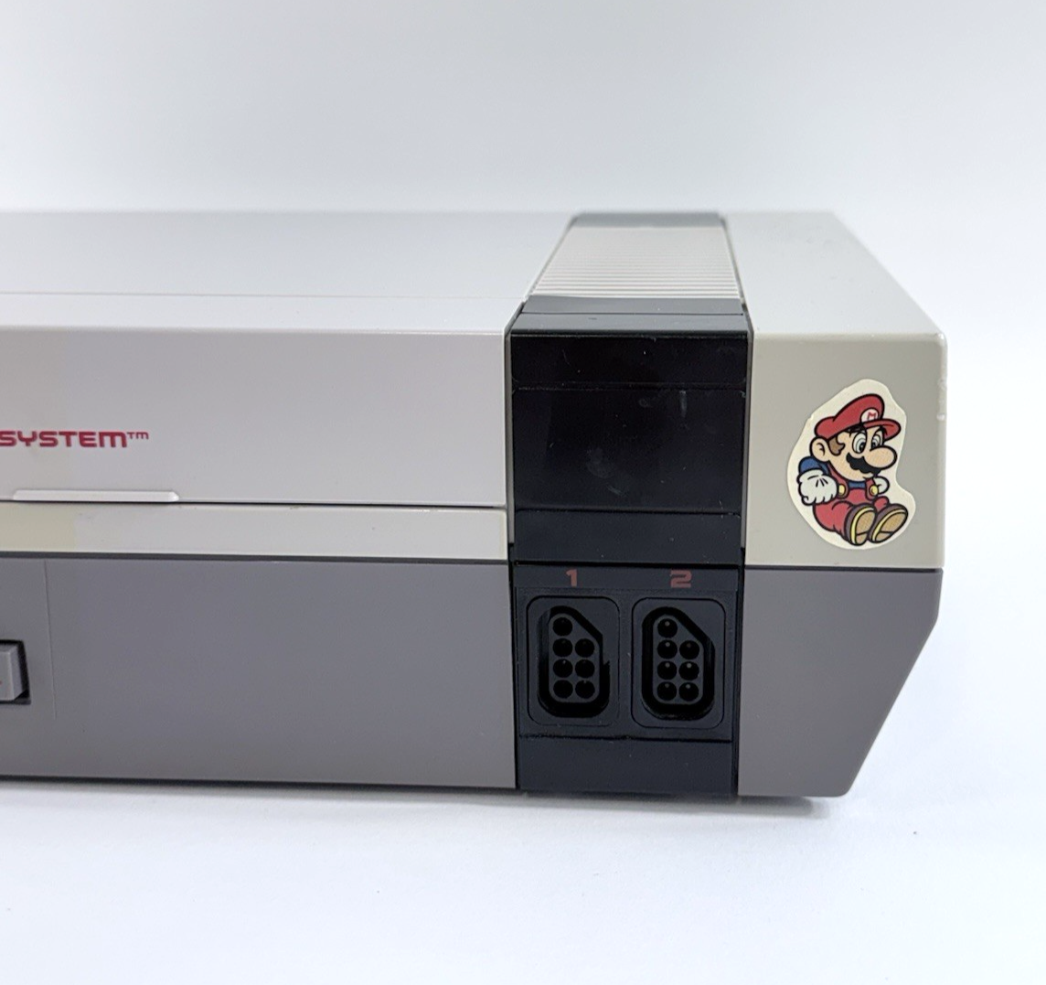 Nintendo Entertainment System Console with Zapper, Controller,  Cables - Tested
