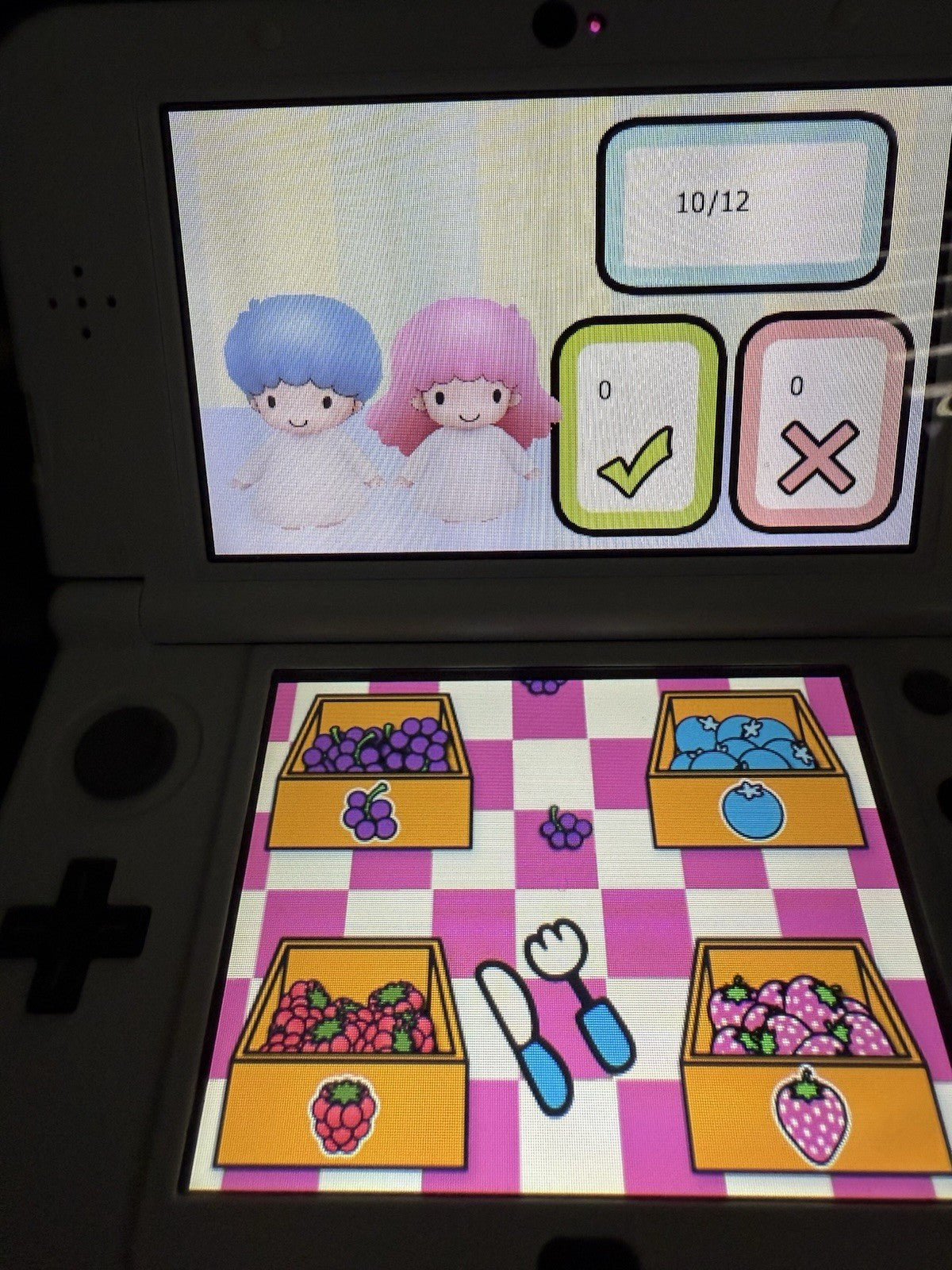 Hello Kitty Picnic w/ Sanrio Friends (Nintendo 3DS, 2012) Game Cartridge & Case