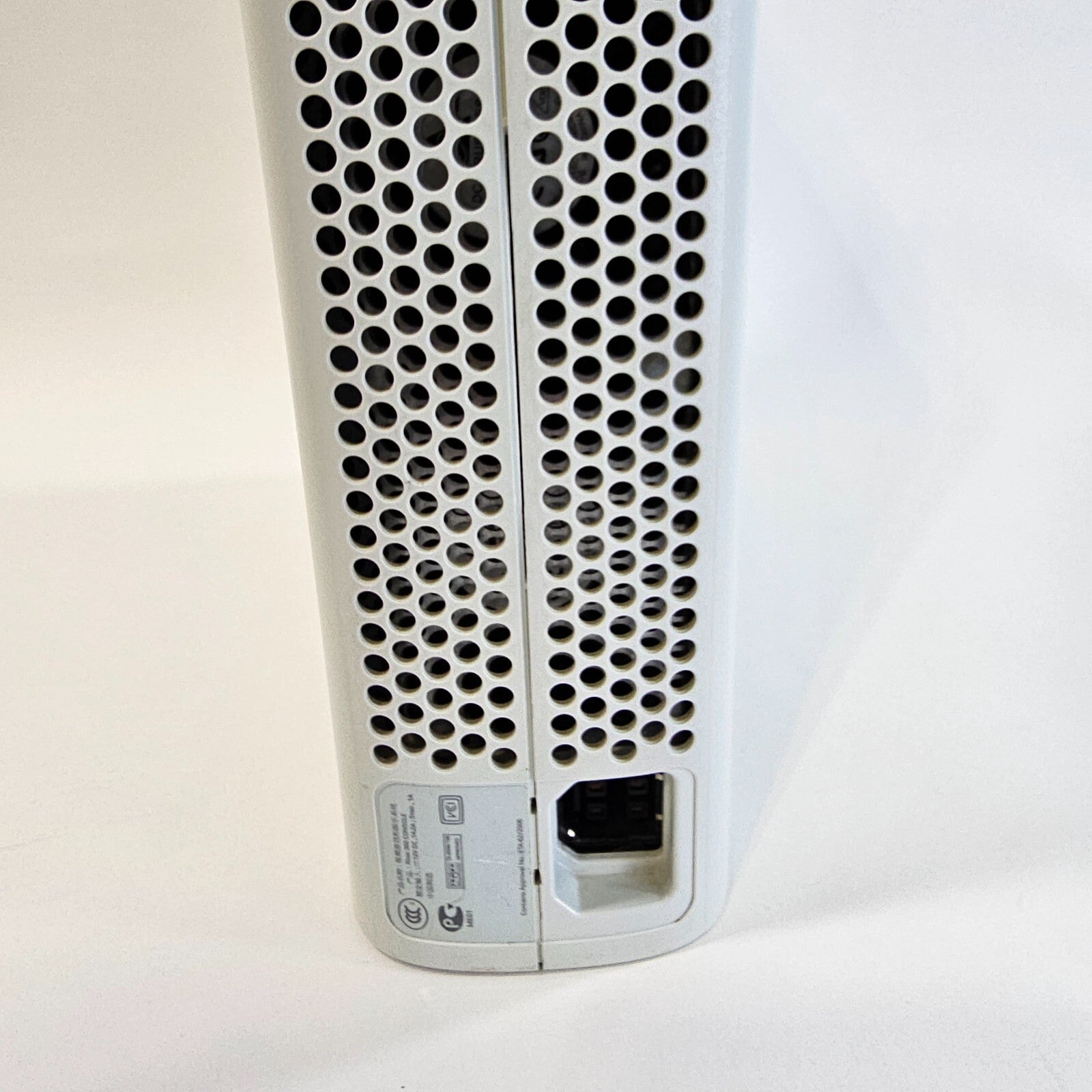 Microsoft White Xbox 360 120 GB Console with Cords, Kinect and Games - Tested