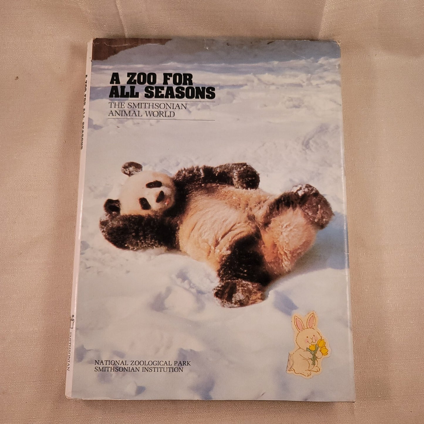 A Zoo For All Seasons: The Smithsonian Animal World