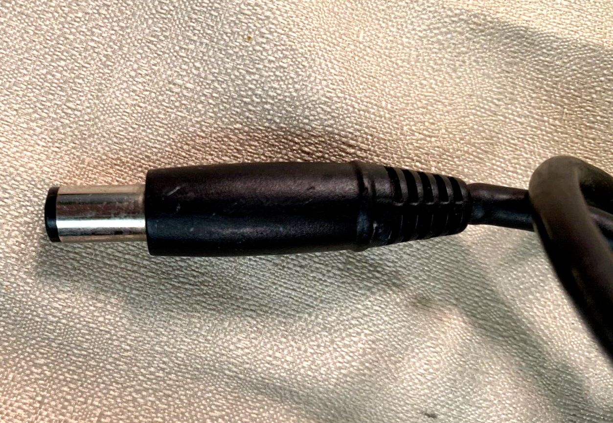 HP Model HSTNN-LA03 19V 9.5A AC Adapter for HP/Compaq Notebooks - Tested