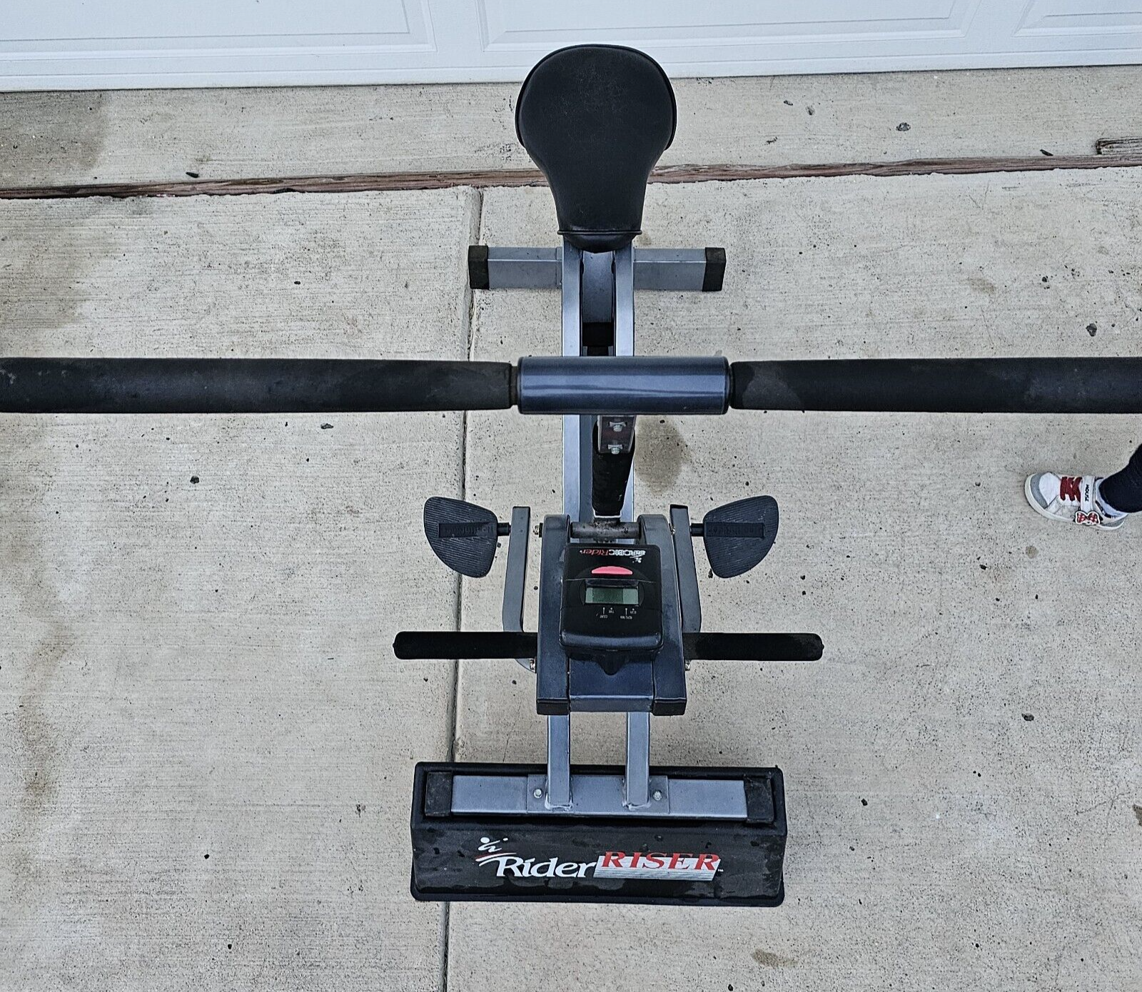 AeROBIC Rider - The TOTAL BODY FITNESS EXERCISE MACHINE by HEALTHRIDER